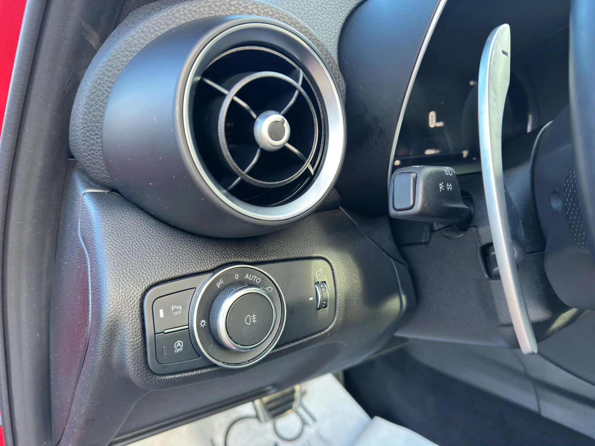 Alfa Romeo Giulia 2.0 TURBO VELOCE AT8 Q4 2023 — foto 17 di 22