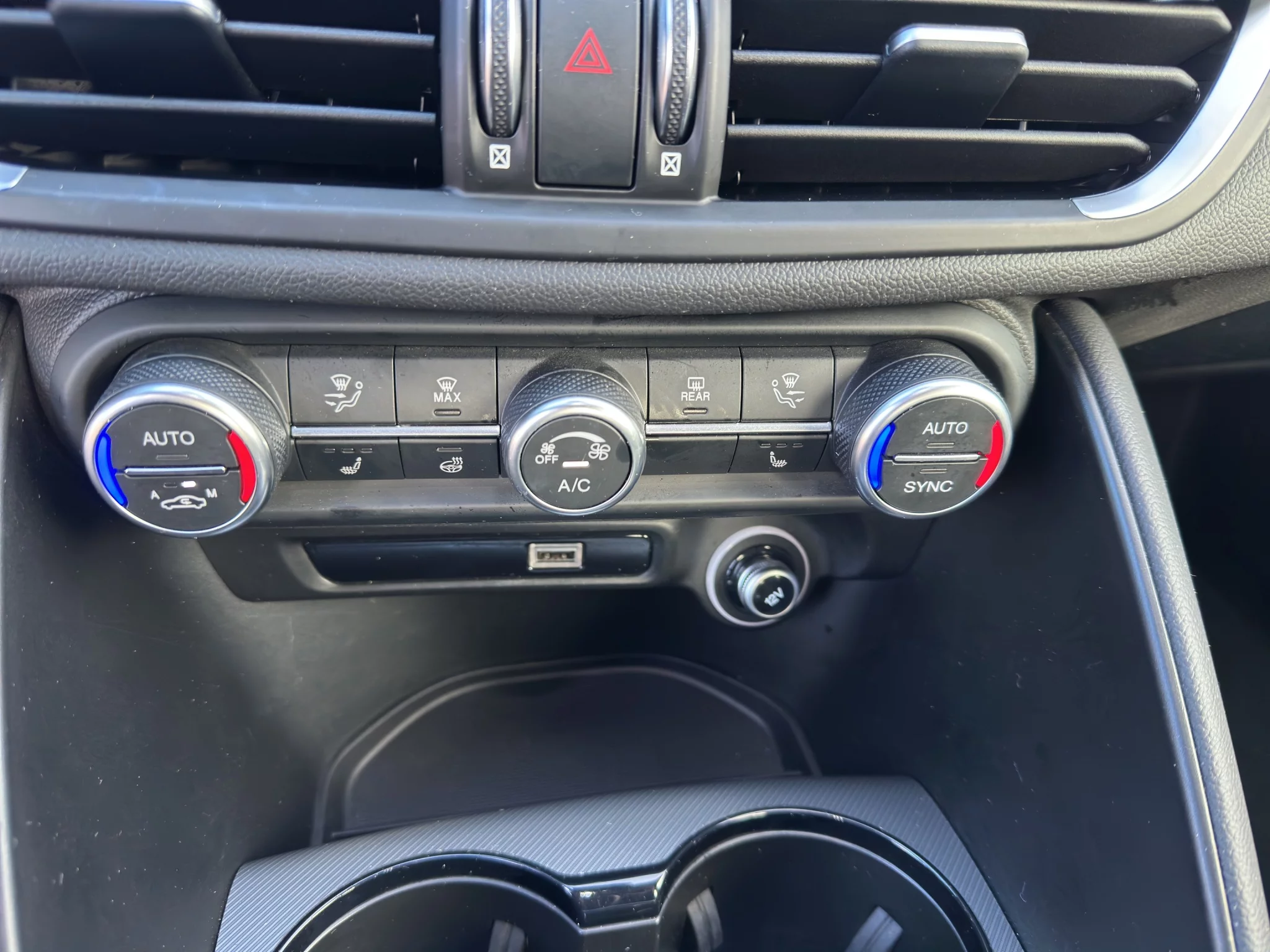 Alfa Romeo Giulia 2.0 TURBO VELOCE AT8 Q4 2023 — foto 16 di 22