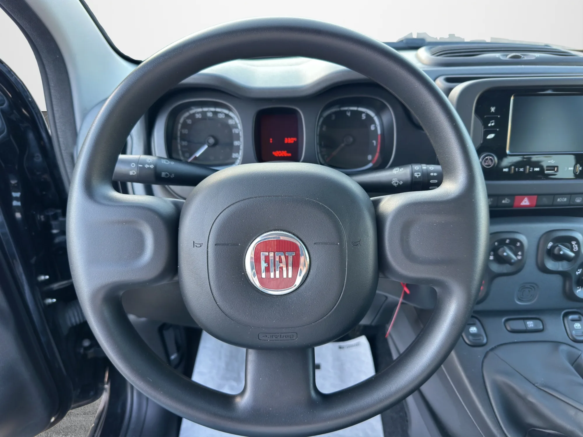 Fiat Panda 1.0 70 Cv. Hybrid City Life 2023 — foto 10 di 19