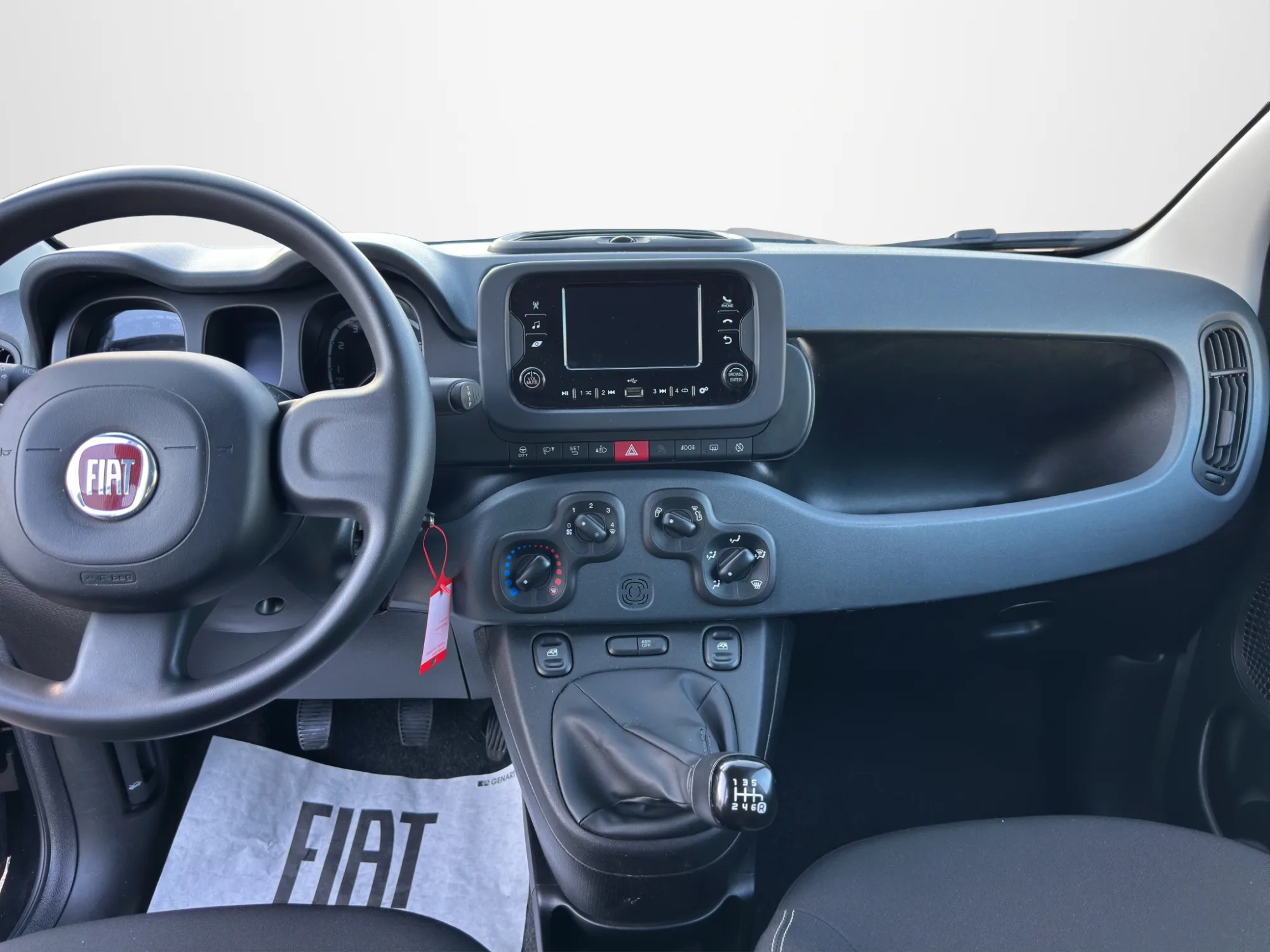 Fiat Panda 1.0 70 Cv. Hybrid City Life 2023 — foto 14 di 19