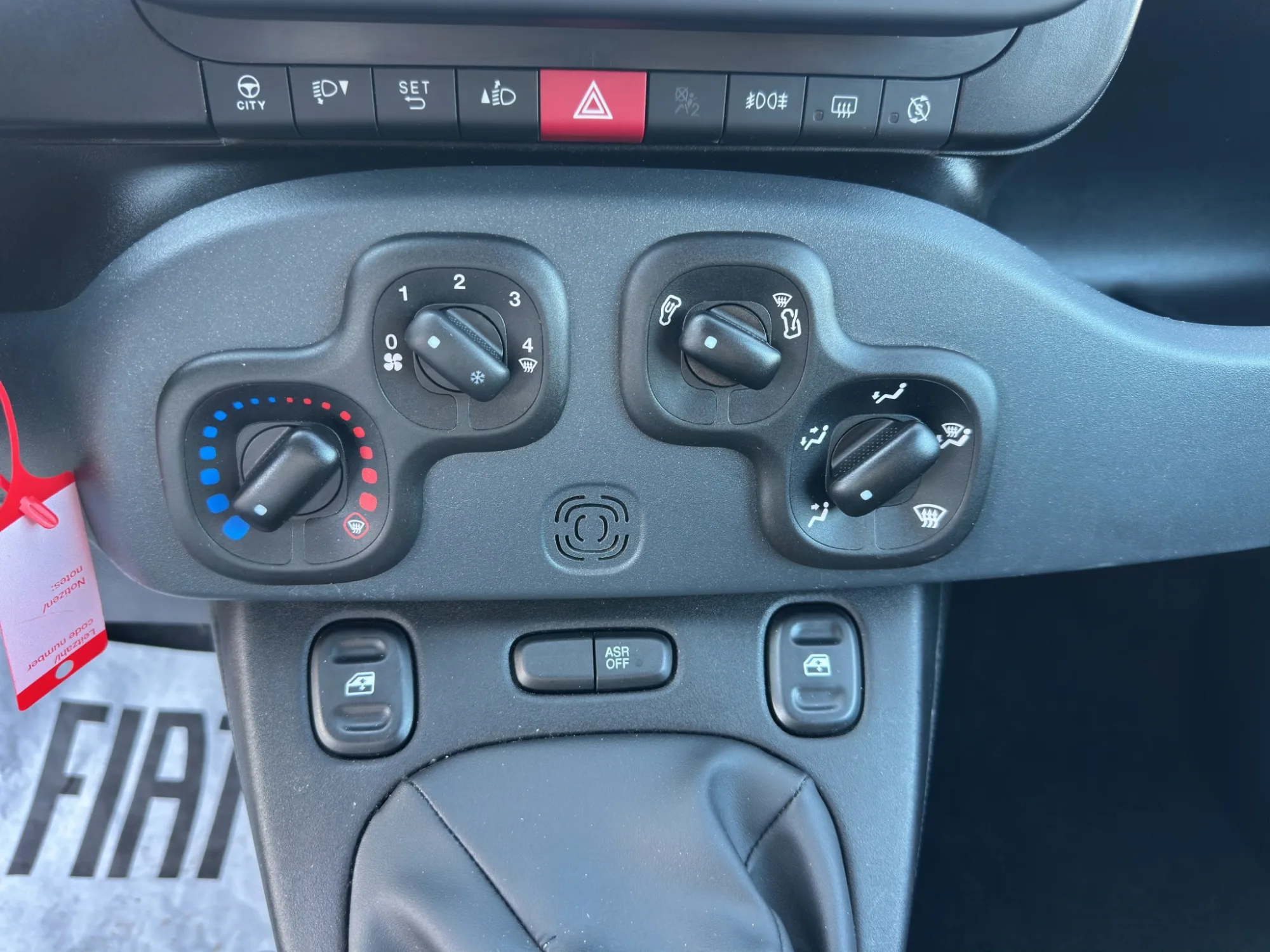 Fiat Panda 1.0 70 Cv. Hybrid City Life 2023 — foto 16 di 19