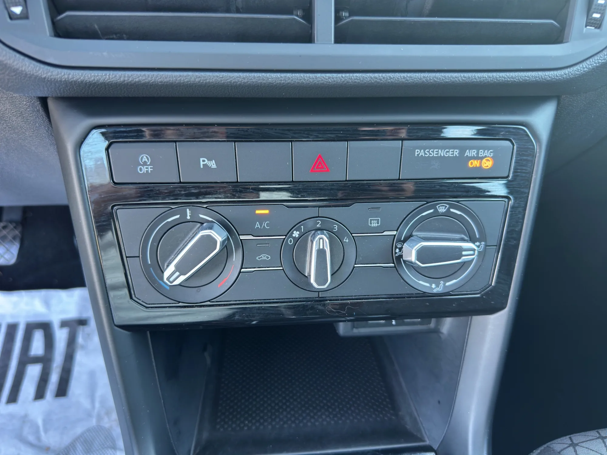 Volkswagen T-Cross 1.0 TSI 95 CV Style 2022 — foto 16 di 21