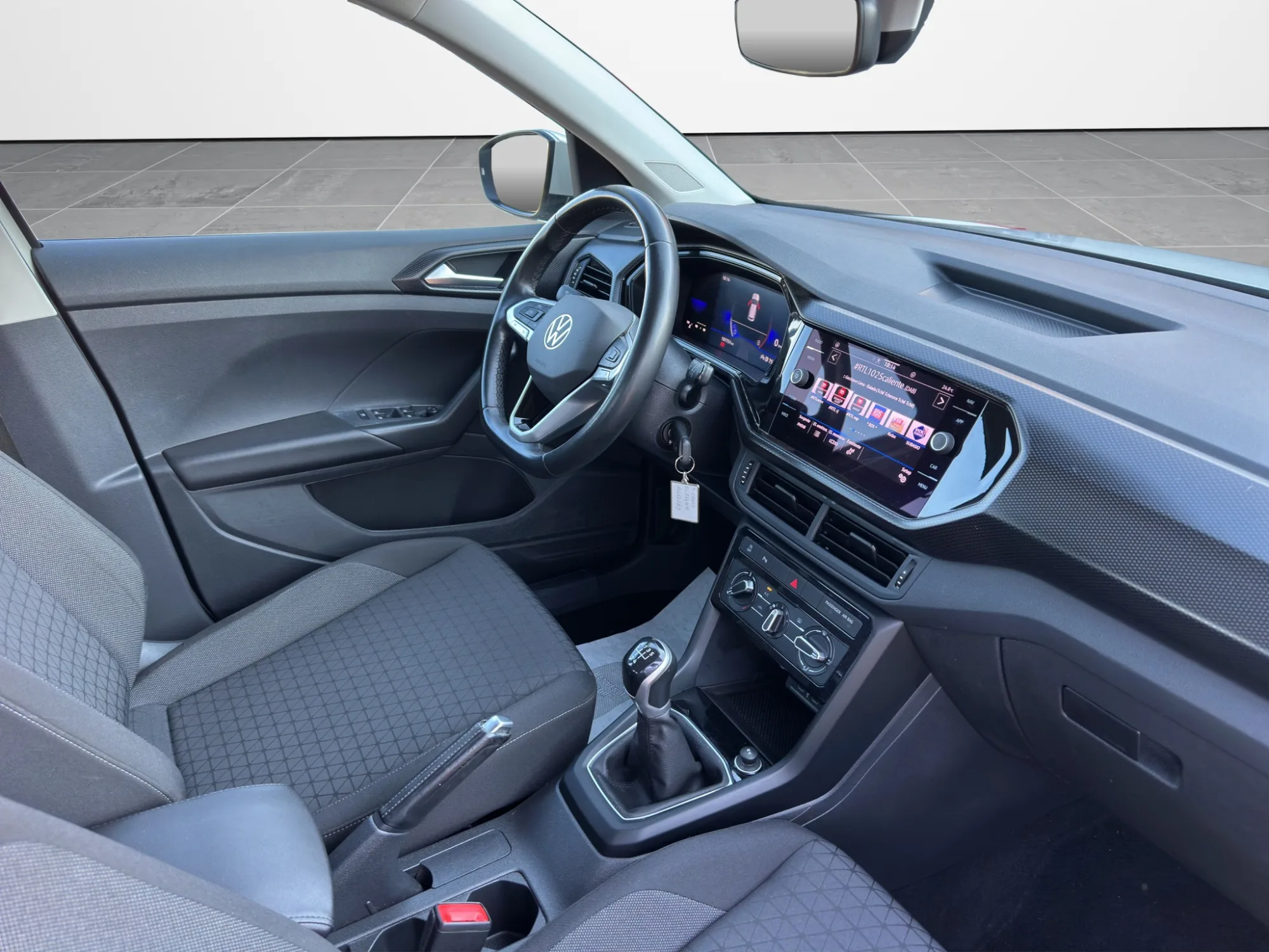 Volkswagen T-Cross 1.0 TSI 95 CV Style 2022 — foto 18 di 21