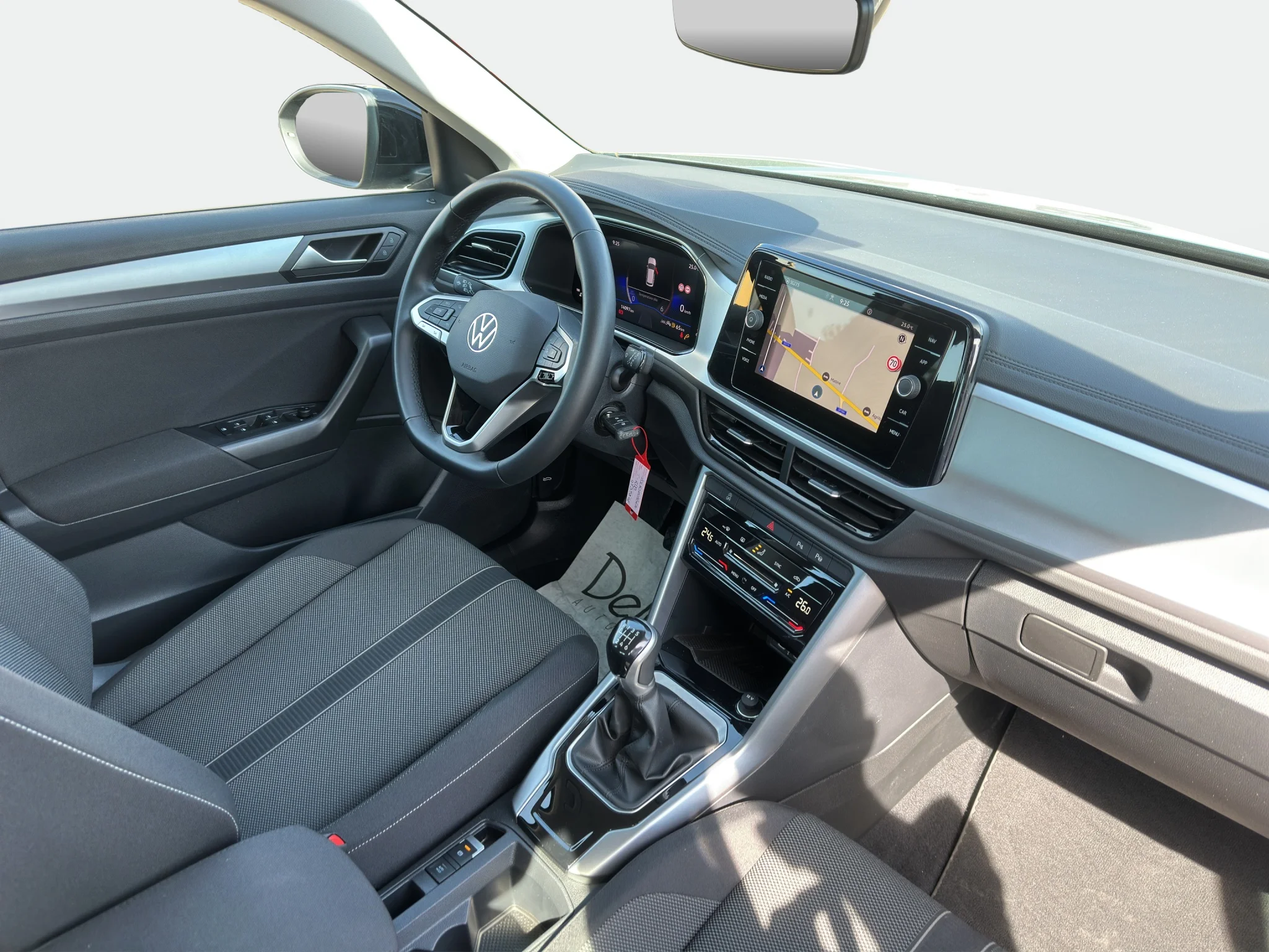 Volkswagen T-Roc 2.0 TDI LIFE 2025 — foto 15 di 18