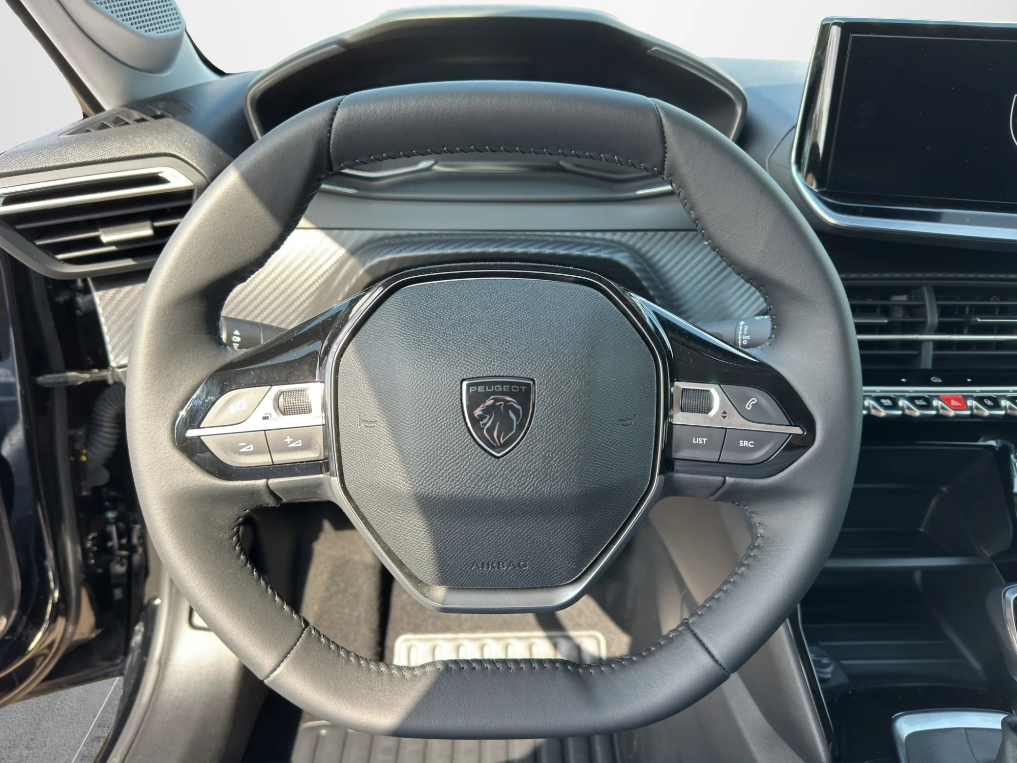 Peugeot 208 Business 2026 — foto 10 di 19