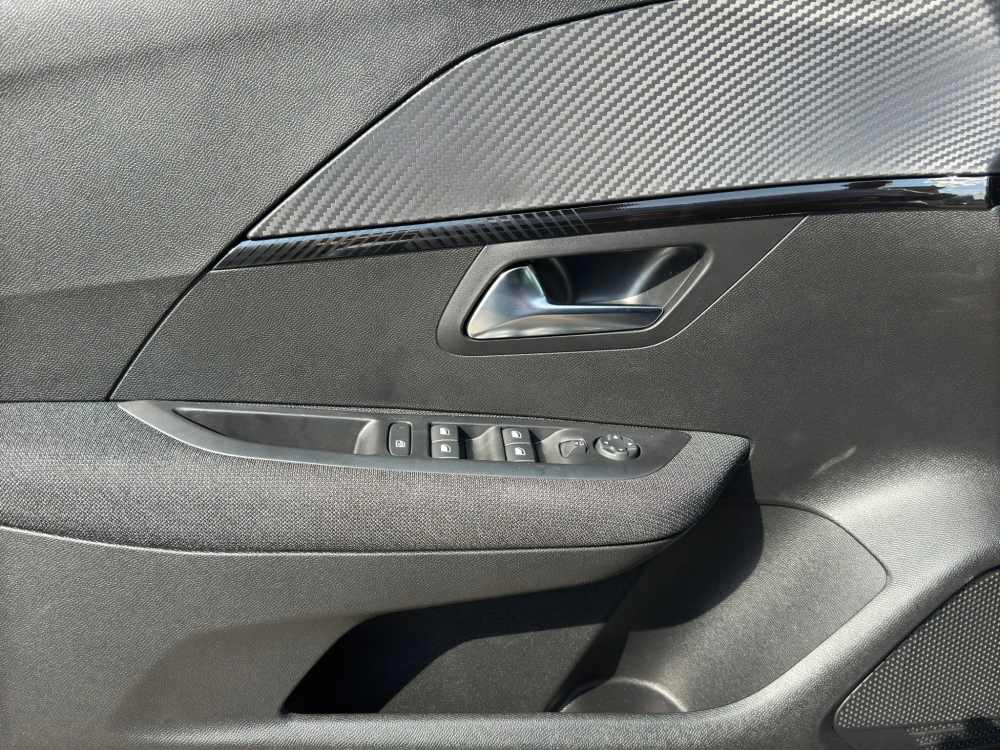 Peugeot 208 Business 2026 — foto 12 di 19