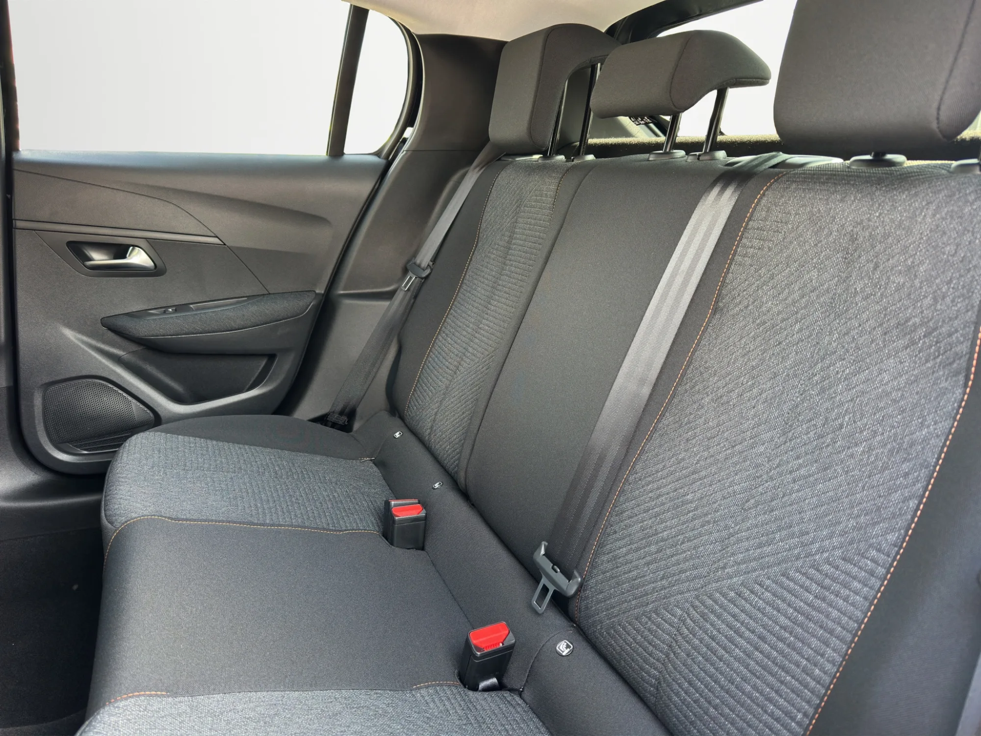 Peugeot 208 Business 2026 — foto 13 di 19