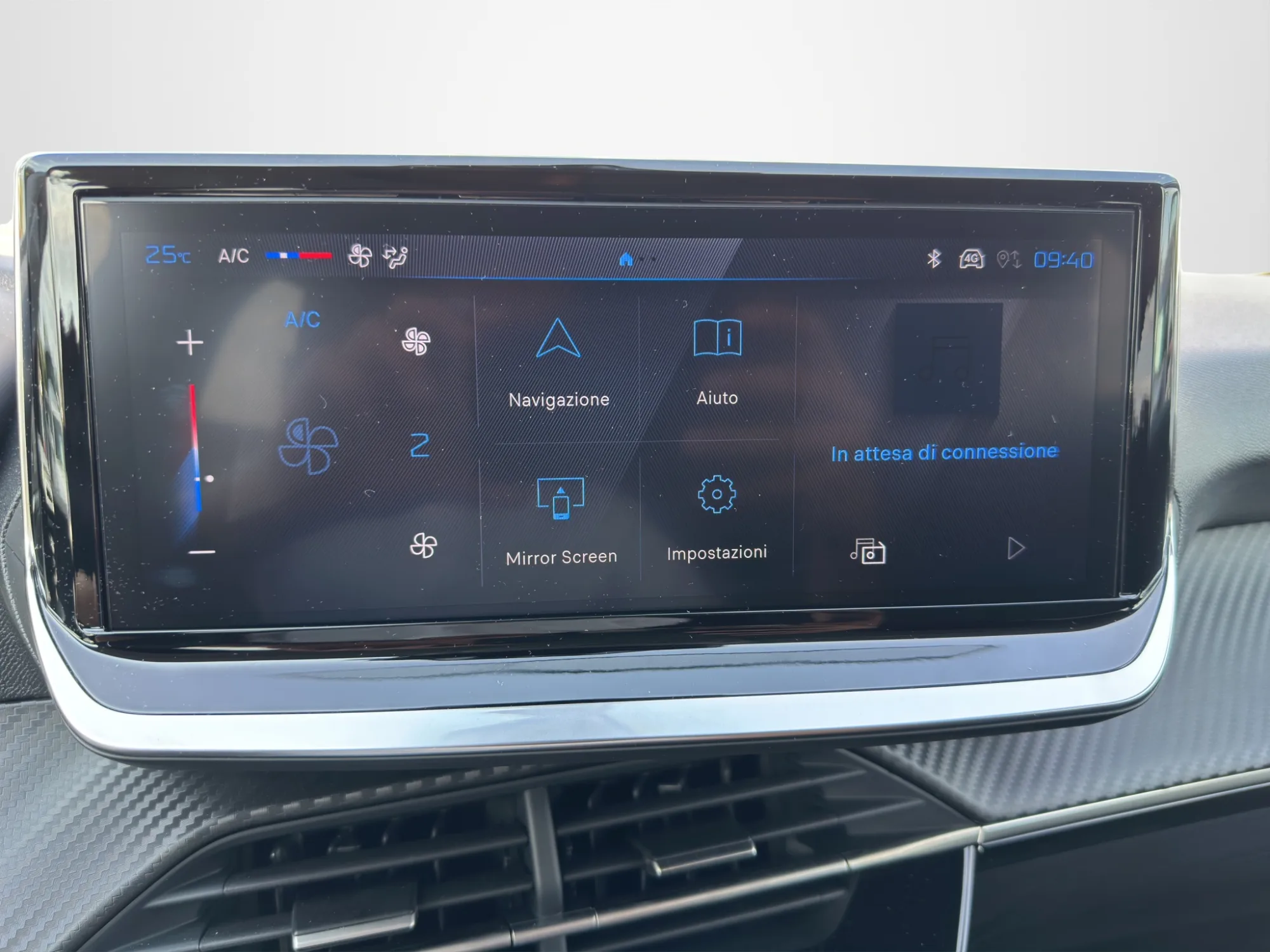 Peugeot 208 Business 2026 — foto 15 di 19