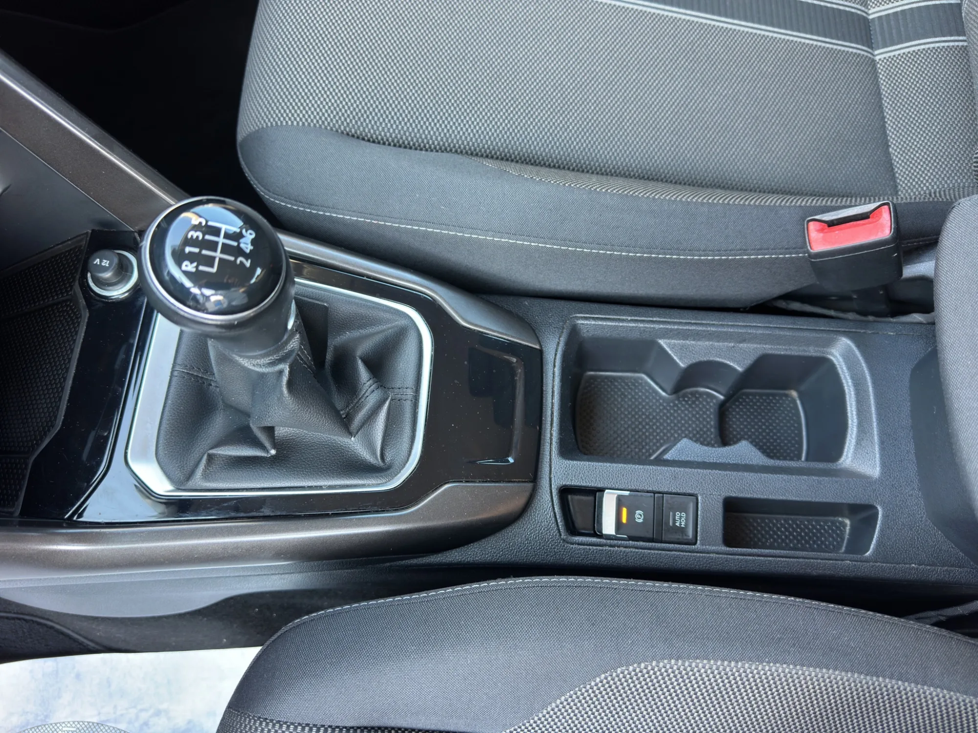 Volkswagen T-Roc 1.0 TSI 115 Cv Style 2019 — foto 17 di 20