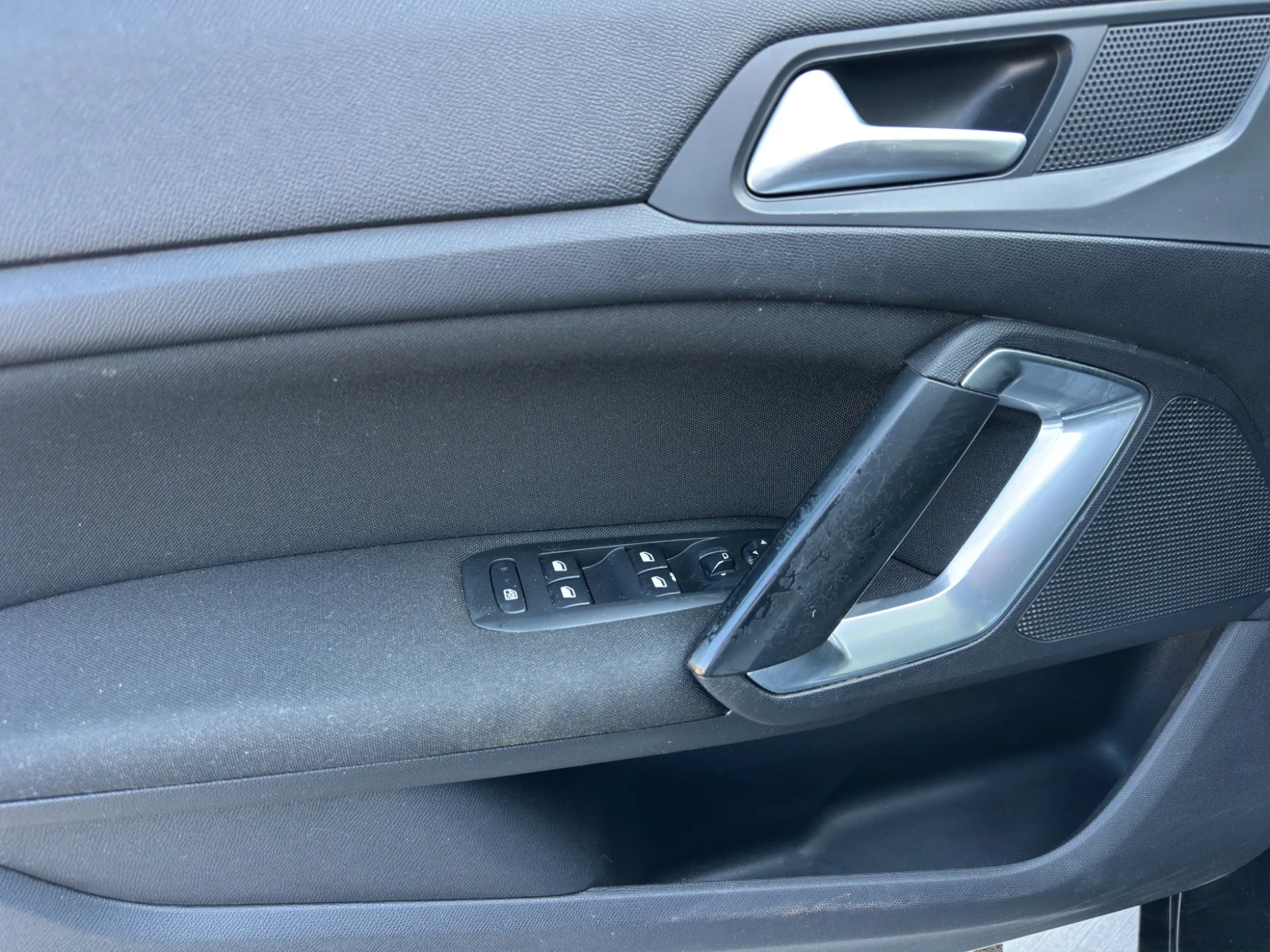 Peugeot 308 1.6 E-HDI 115 CV ACTIVE SW 2014 — foto 12 di 24