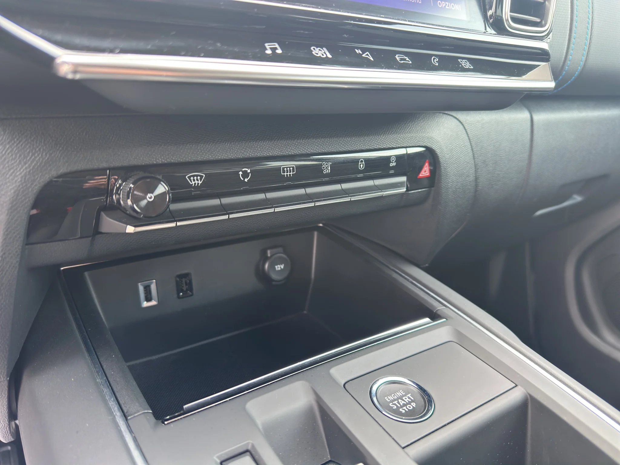 Citroën C5 AIRCROSS 1.5 BLUEHDI EAT8 FEEL PACK 2023 — foto 16 di 23