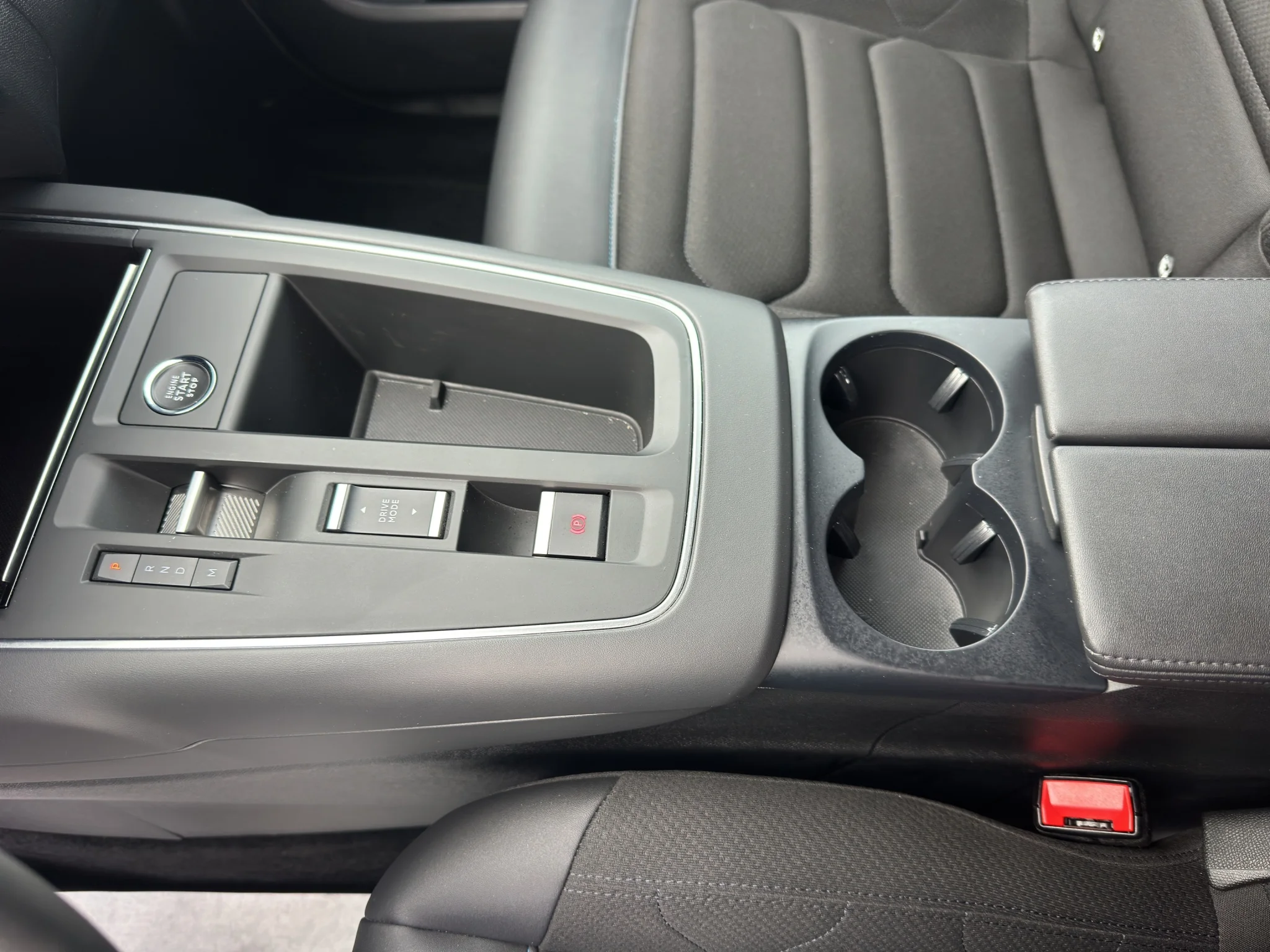 Citroën C5 AIRCROSS 1.5 BLUEHDI EAT8 FEEL PACK 2023 — foto 17 di 23