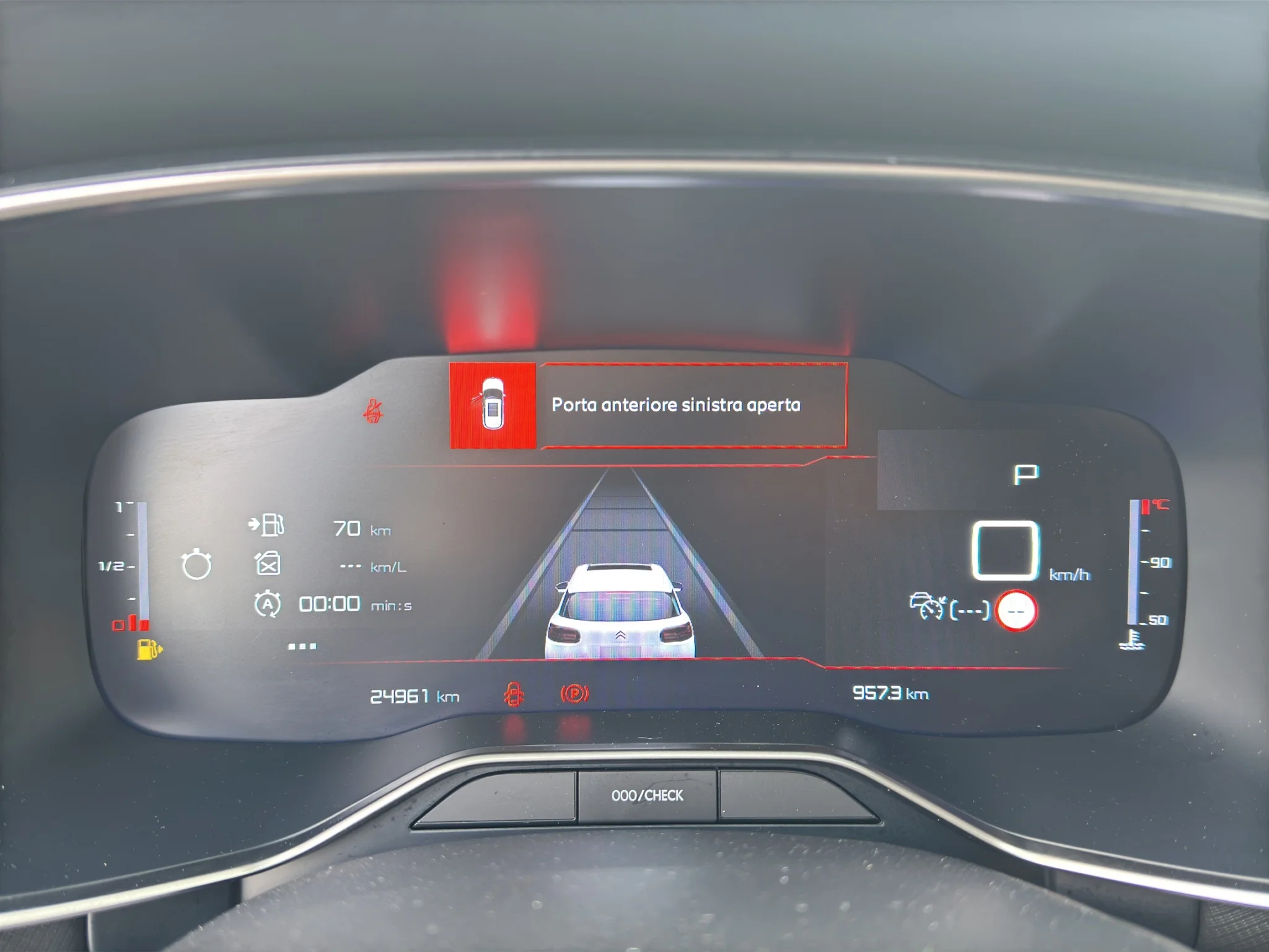 Citroën C5 AIRCROSS 1.5 BLUEHDI EAT8 FEEL PACK 2023 — foto 11 di 23