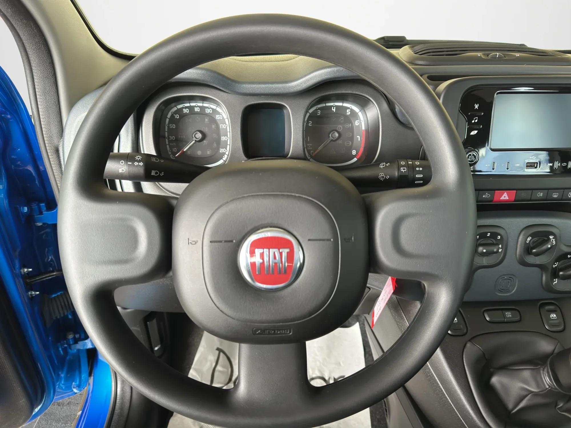 Fiat Panda 1.0 HYBRID 2023 — foto 10 di 17