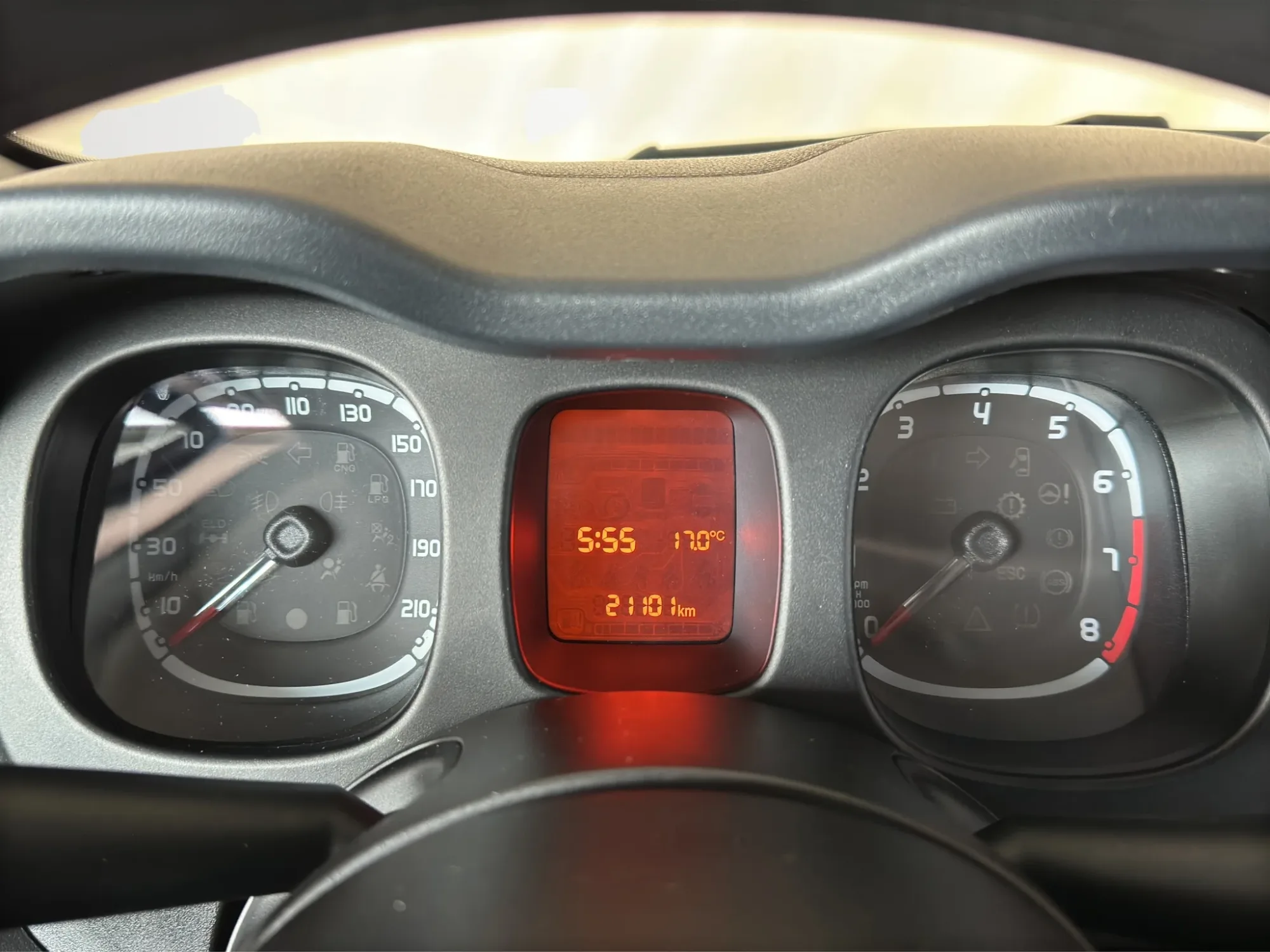 Fiat Panda 1.0 HYBRID 2023 — foto 11 di 17