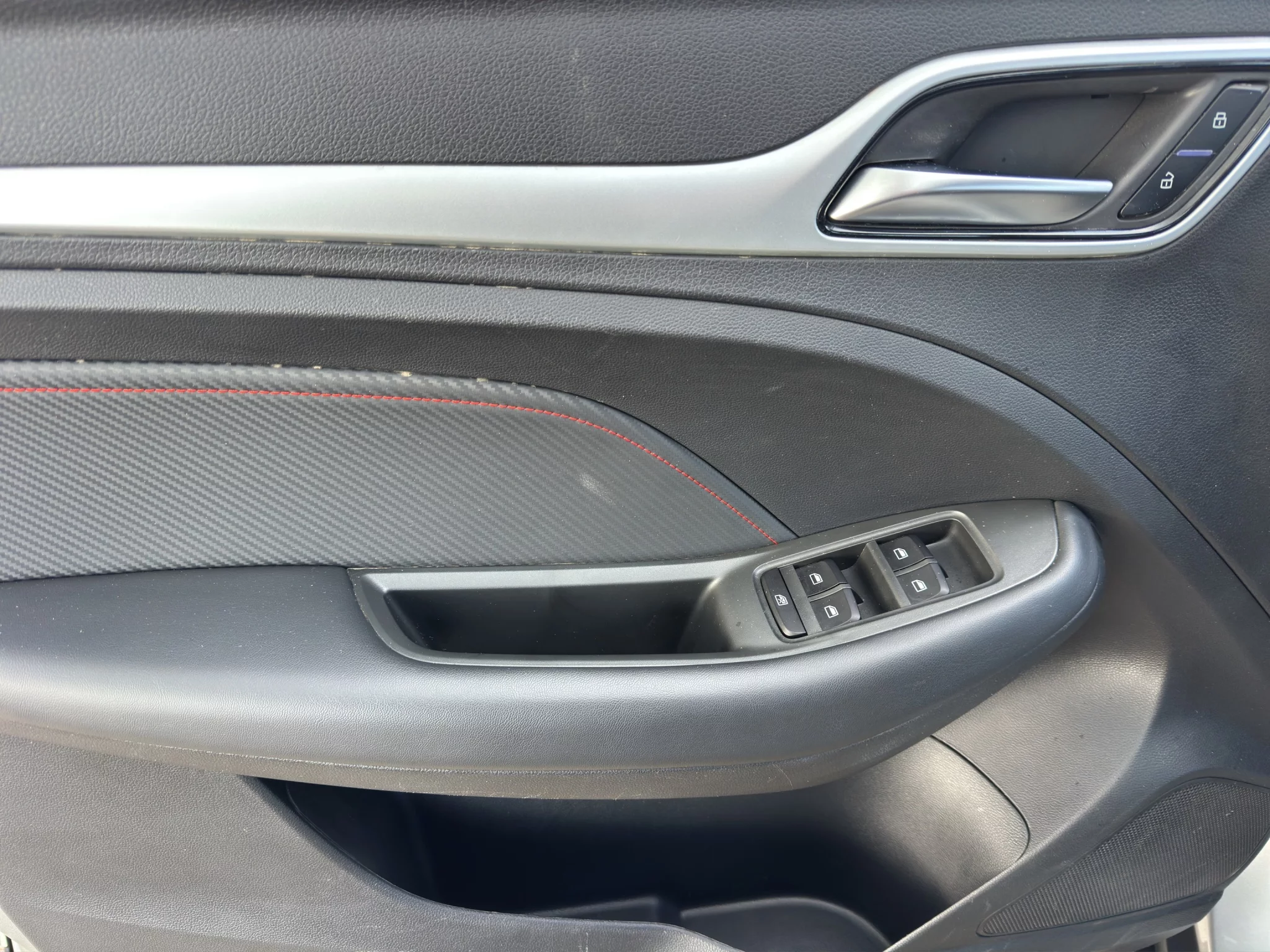MG ZS 1.0 TURBO GDI AUTOMATICA LUXURY 2023 — foto 12 di 23