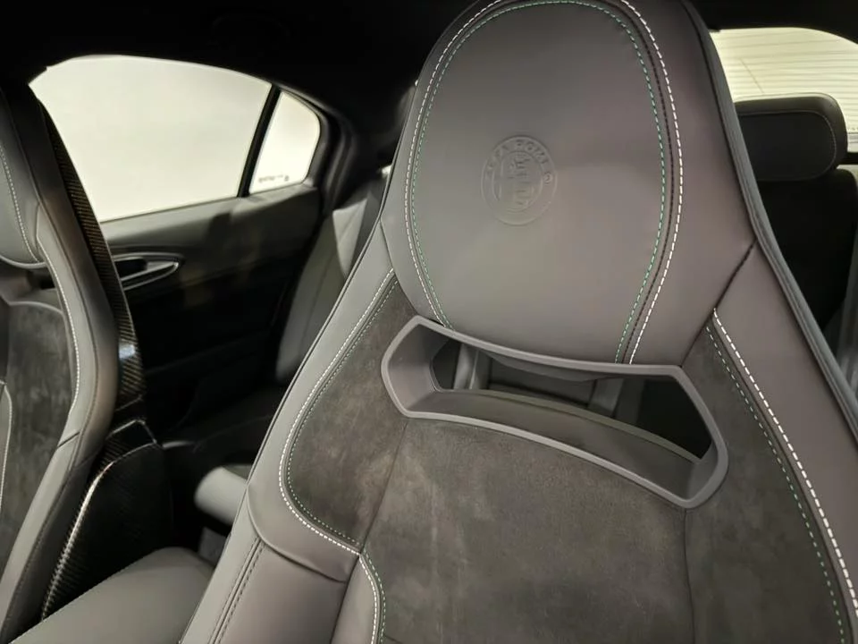 Alfa Romeo Giulia QUADRIFOGLIO 2.9 V6 BI-TURBO 2026 — foto 13 di 24