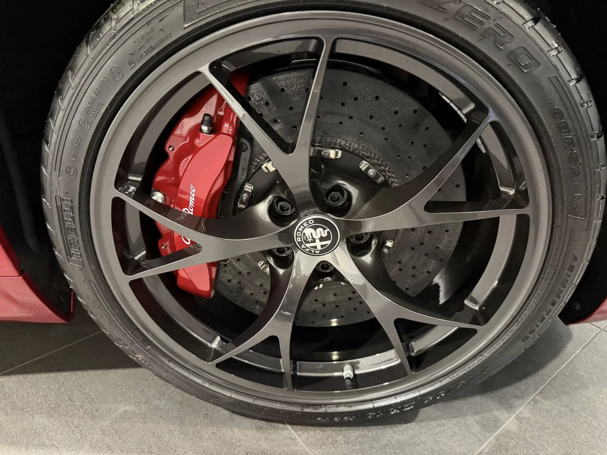 Alfa Romeo Giulia QUADRIFOGLIO 2.9 V6 BI-TURBO 2026 — foto 12 di 24
