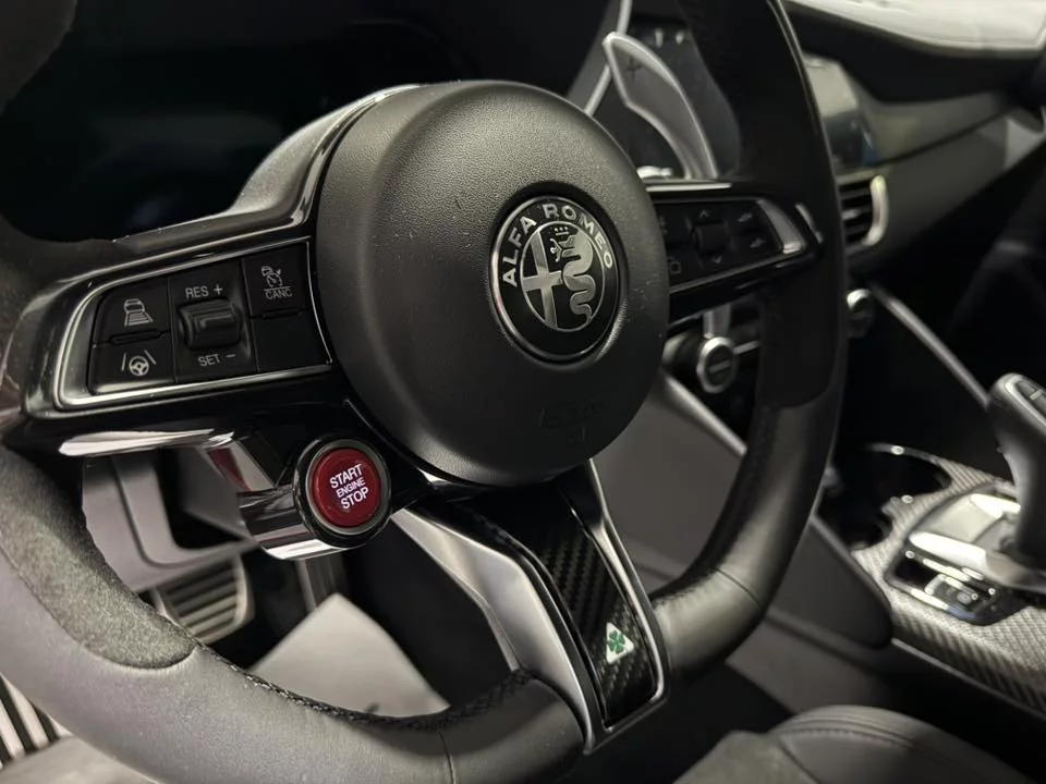 Alfa Romeo Giulia QUADRIFOGLIO 2.9 V6 BI-TURBO 2026 — foto 15 di 24