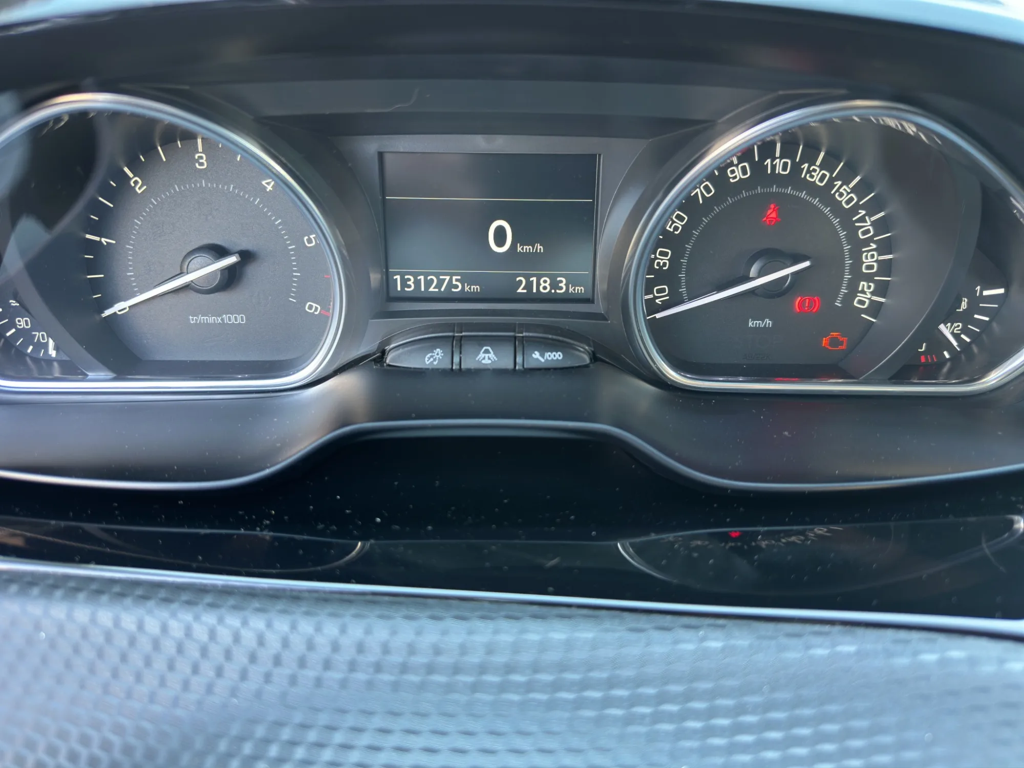 Peugeot 2008 1.5 100 Cv BlueHDI Allure 2019 — foto 11 di 21