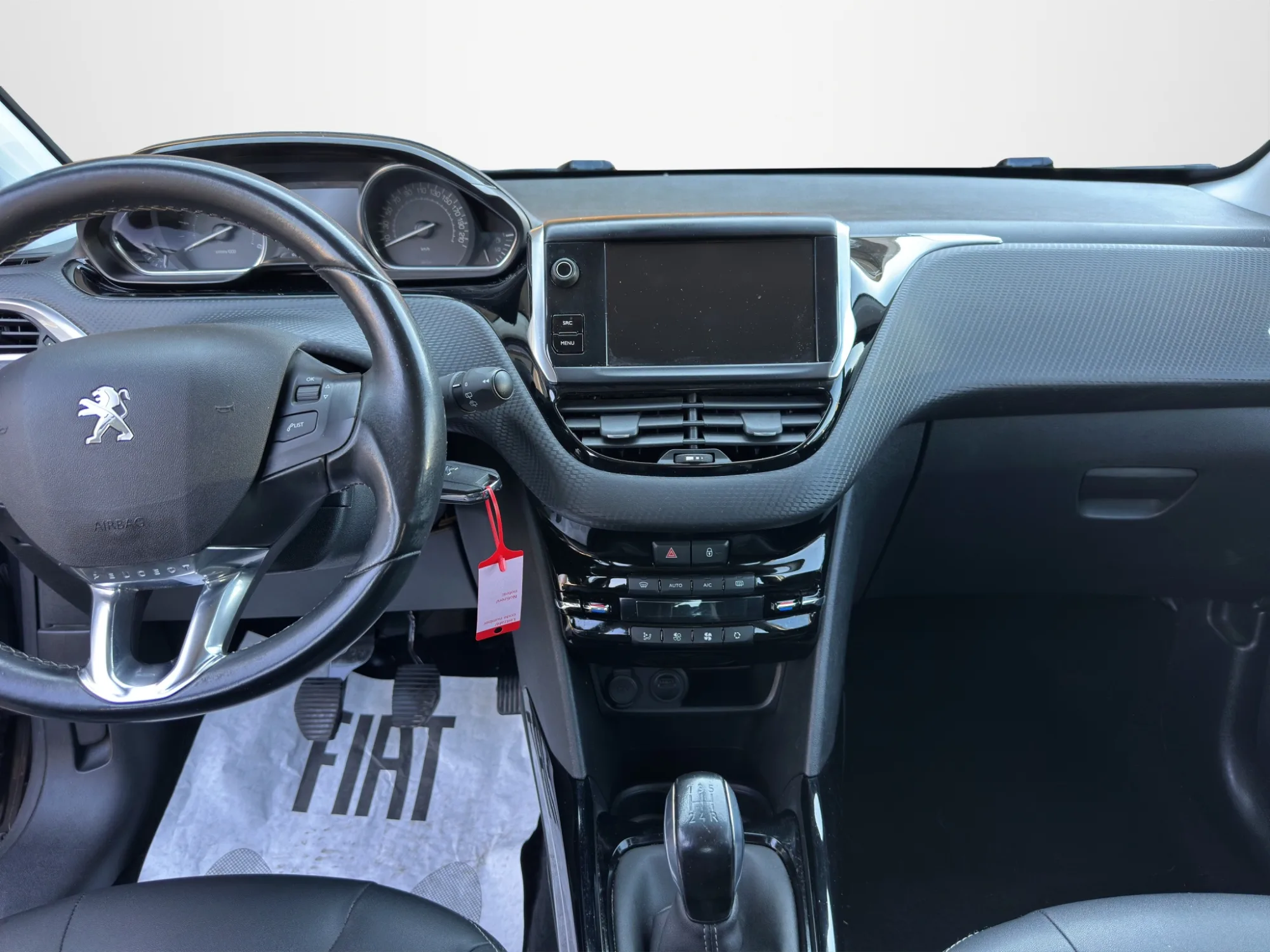 Peugeot 2008 1.5 100 Cv BlueHDI Allure 2019 — foto 14 di 21