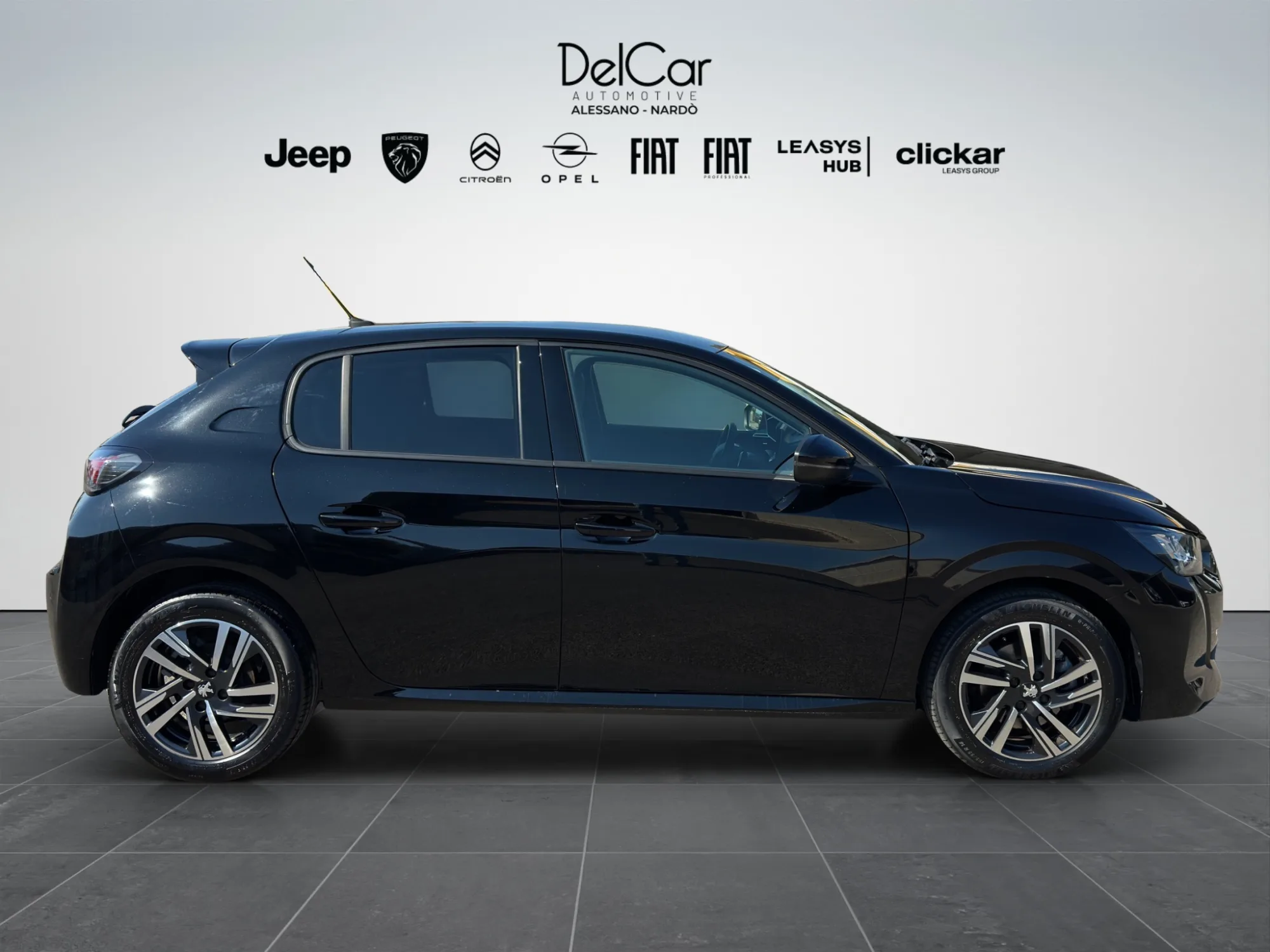 Peugeot 208 Peugeot 208 1.2 100 Cv. EAT8 Allure Pack 2023 — foto 7 di 22