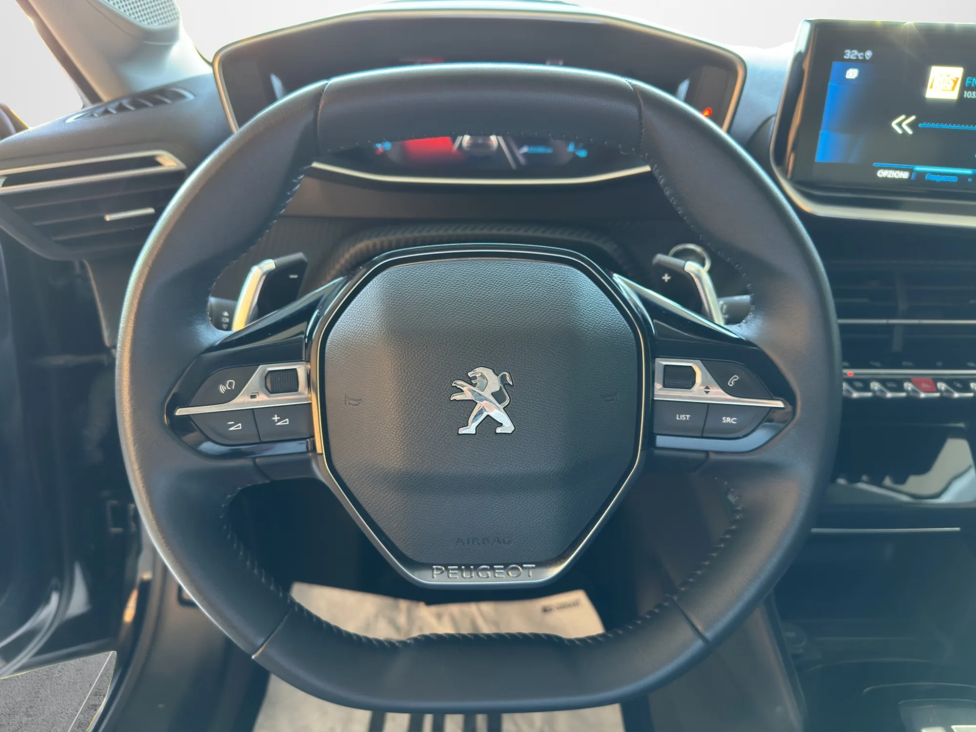 Peugeot 208 Peugeot 208 1.2 100 Cv. EAT8 Allure Pack 2023 — foto 10 di 22