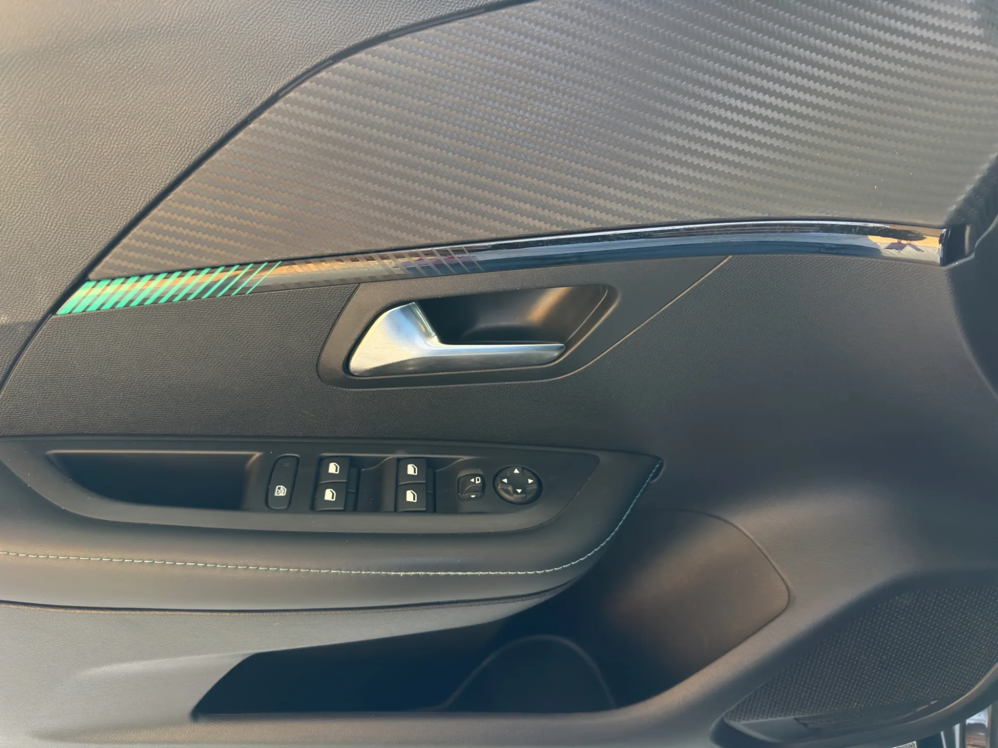 Peugeot 208 Peugeot 208 1.2 100 Cv. EAT8 Allure Pack 2023 — foto 12 di 22