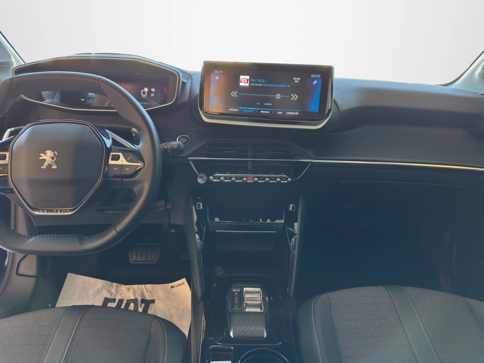 Peugeot 208 Peugeot 208 1.2 100 Cv. EAT8 Allure Pack 2023 — foto 14 di 22