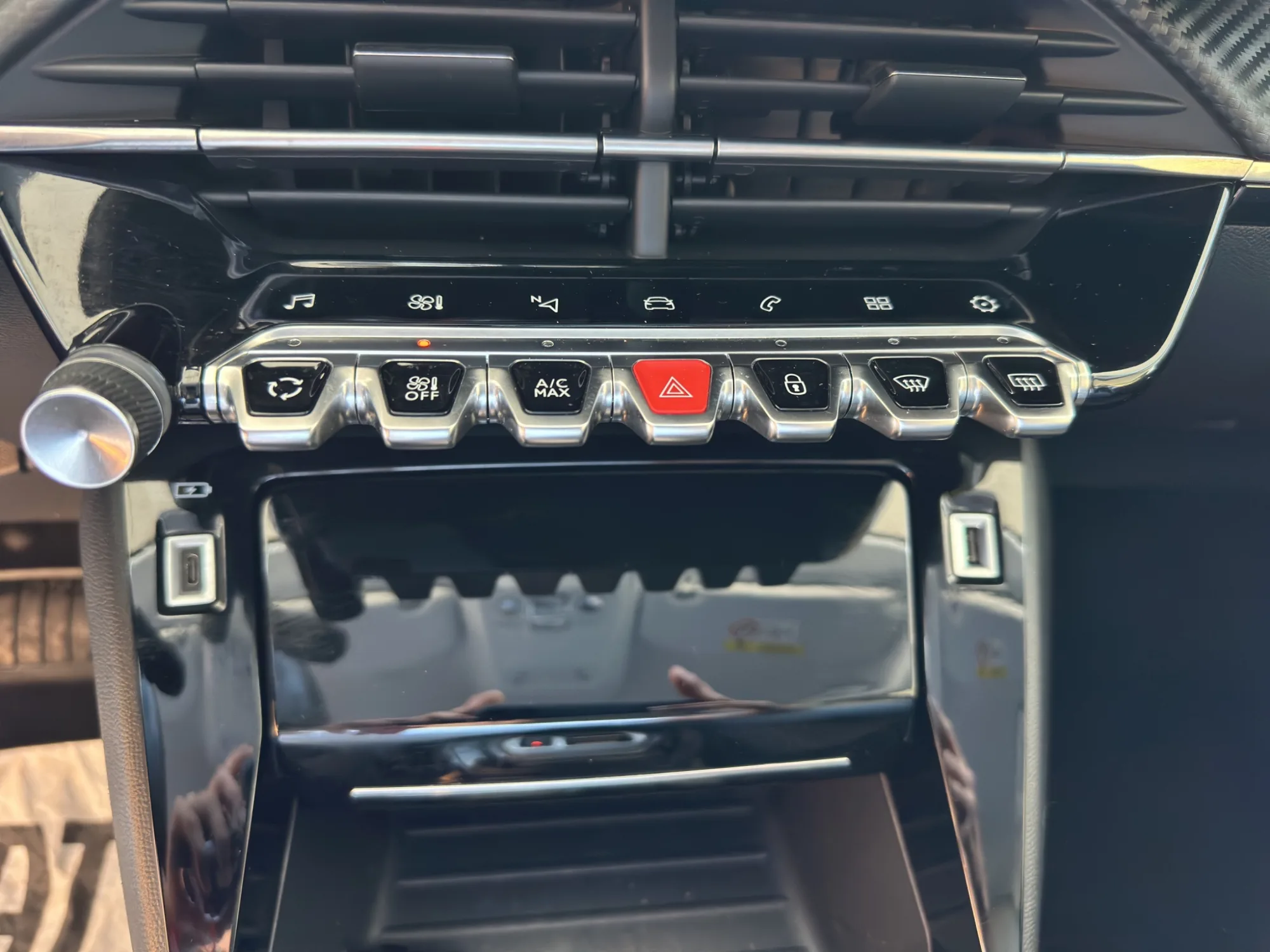 Peugeot 208 Peugeot 208 1.2 100 Cv. EAT8 Allure Pack 2023 — foto 16 di 22
