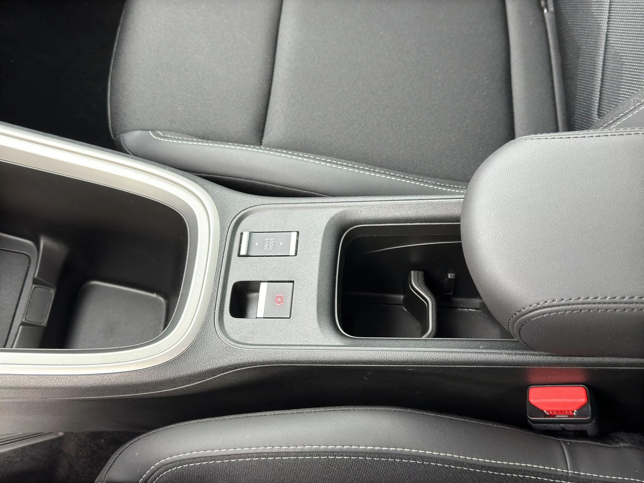 Jeep Avenger 1.2 TURBO MHEV ALTITUDE 2024 — foto 16 di 19