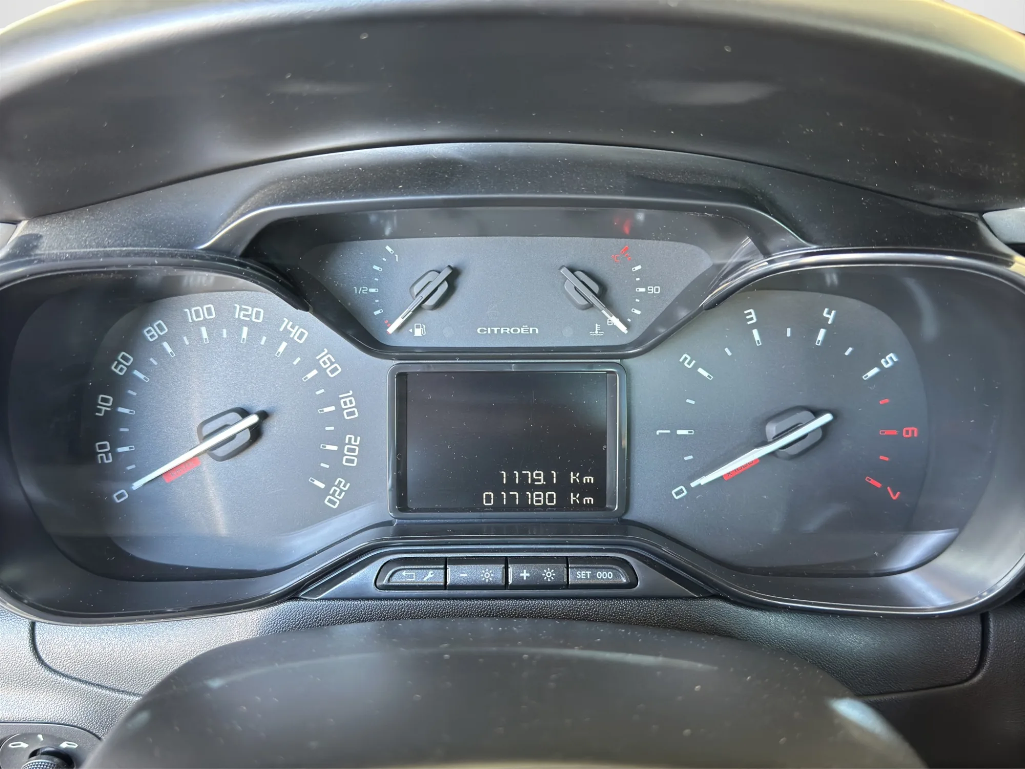 Citroën C3 1.5 BlueHDI 100 Cv. Plus 2024 — foto 11 di 20