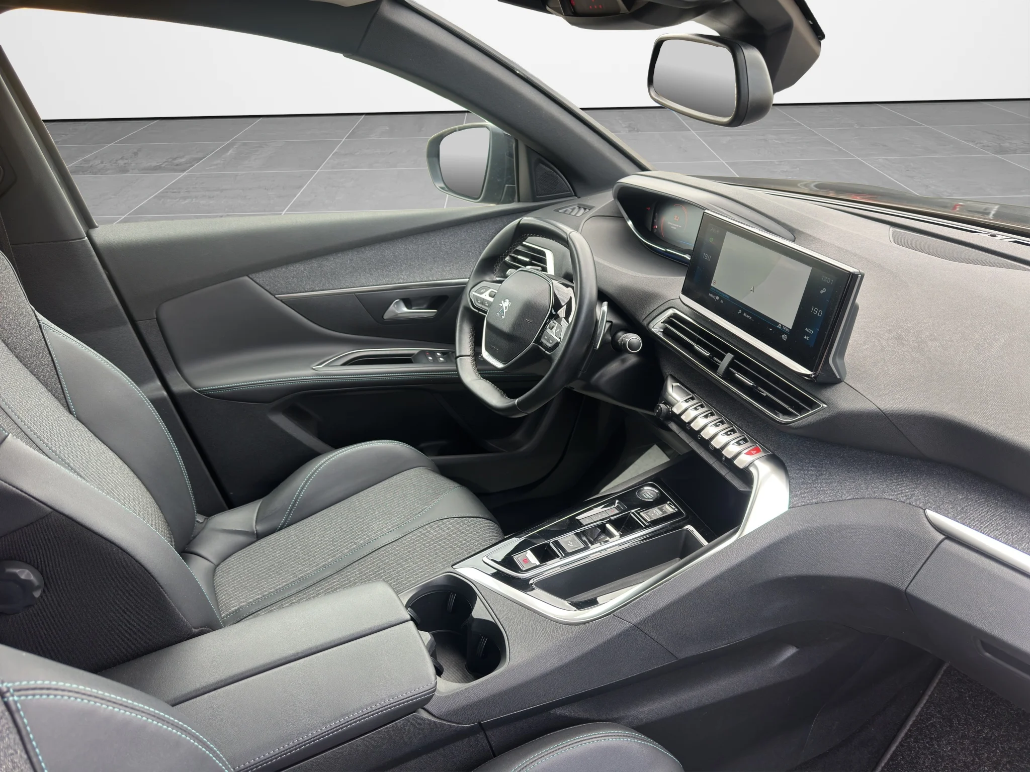 Peugeot 5008 1.5 BLUEHDI EAT8 2023 — foto 17 di 21