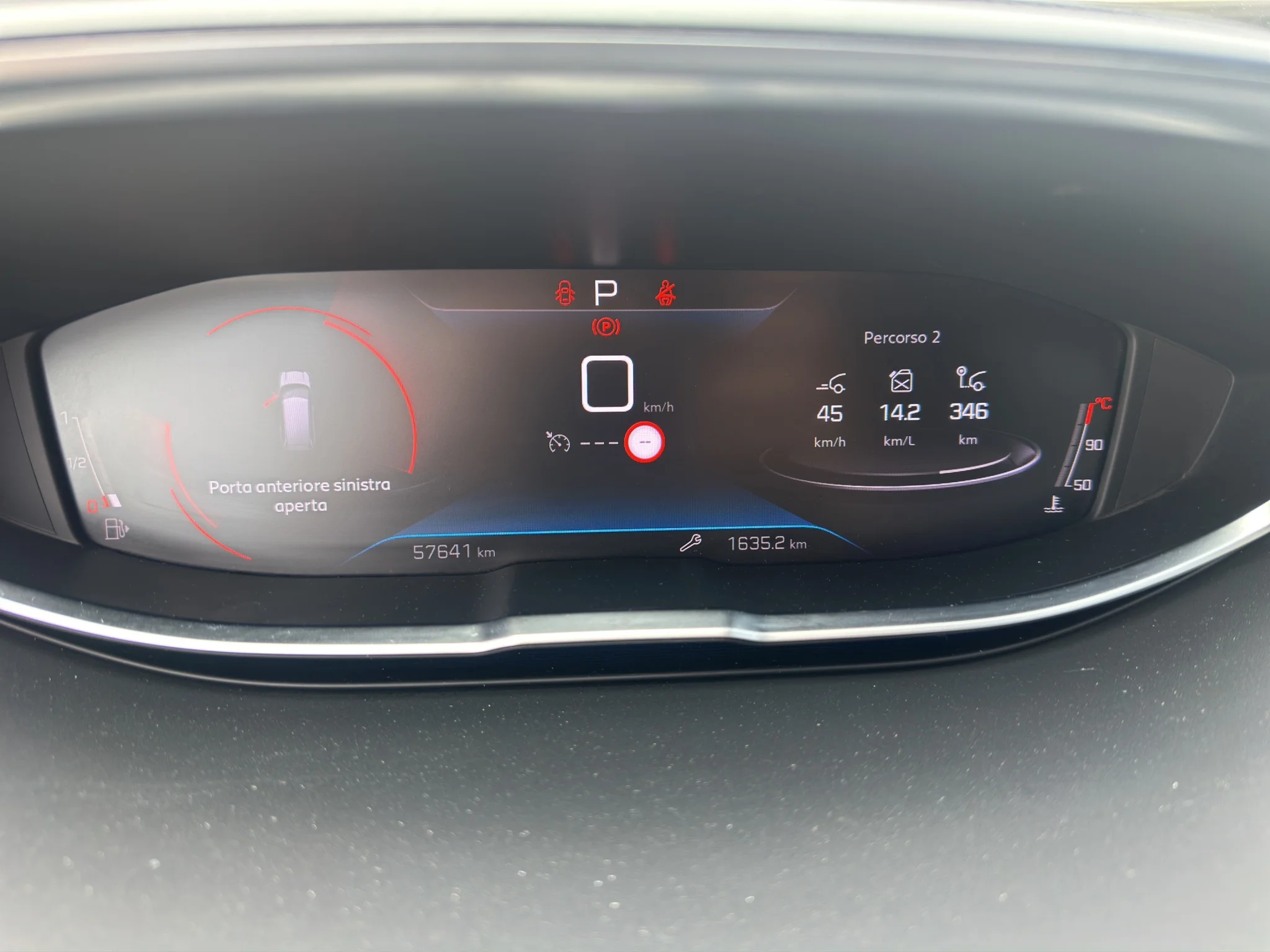 Peugeot 5008 1.5 BLUEHDI EAT8 2023 — foto 11 di 21