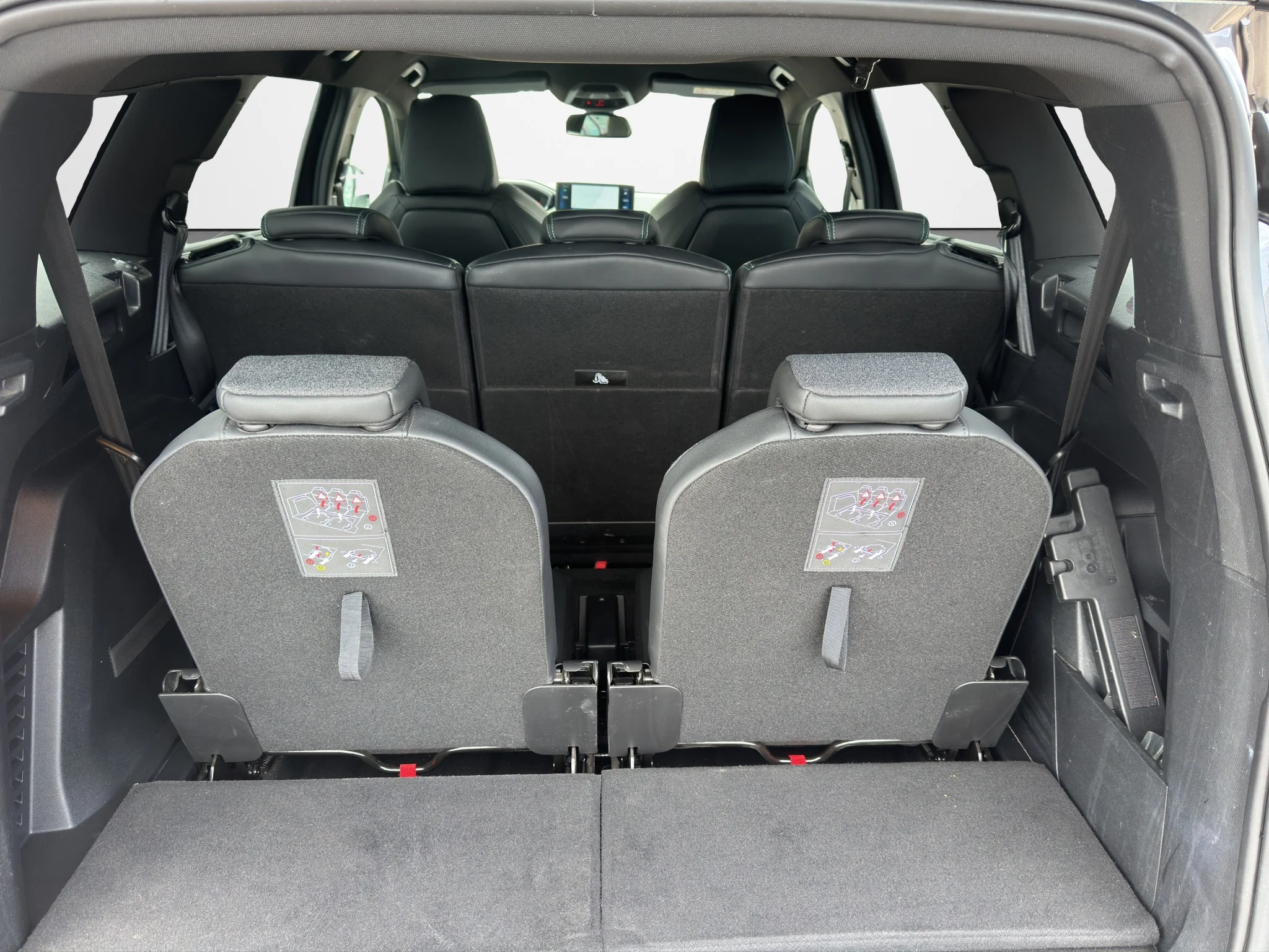 Peugeot 5008 1.5 BLUEHDI EAT8 2023 — foto 19 di 21