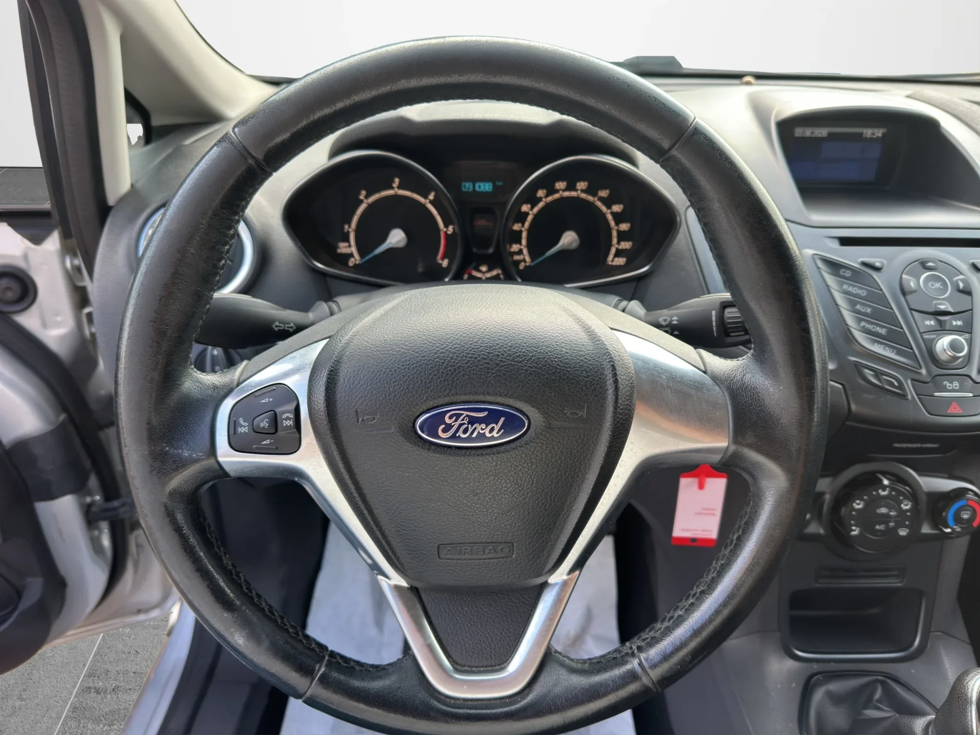 Ford Fiesta 1.5 TDCI PLUS 2016 — foto 10 di 20
