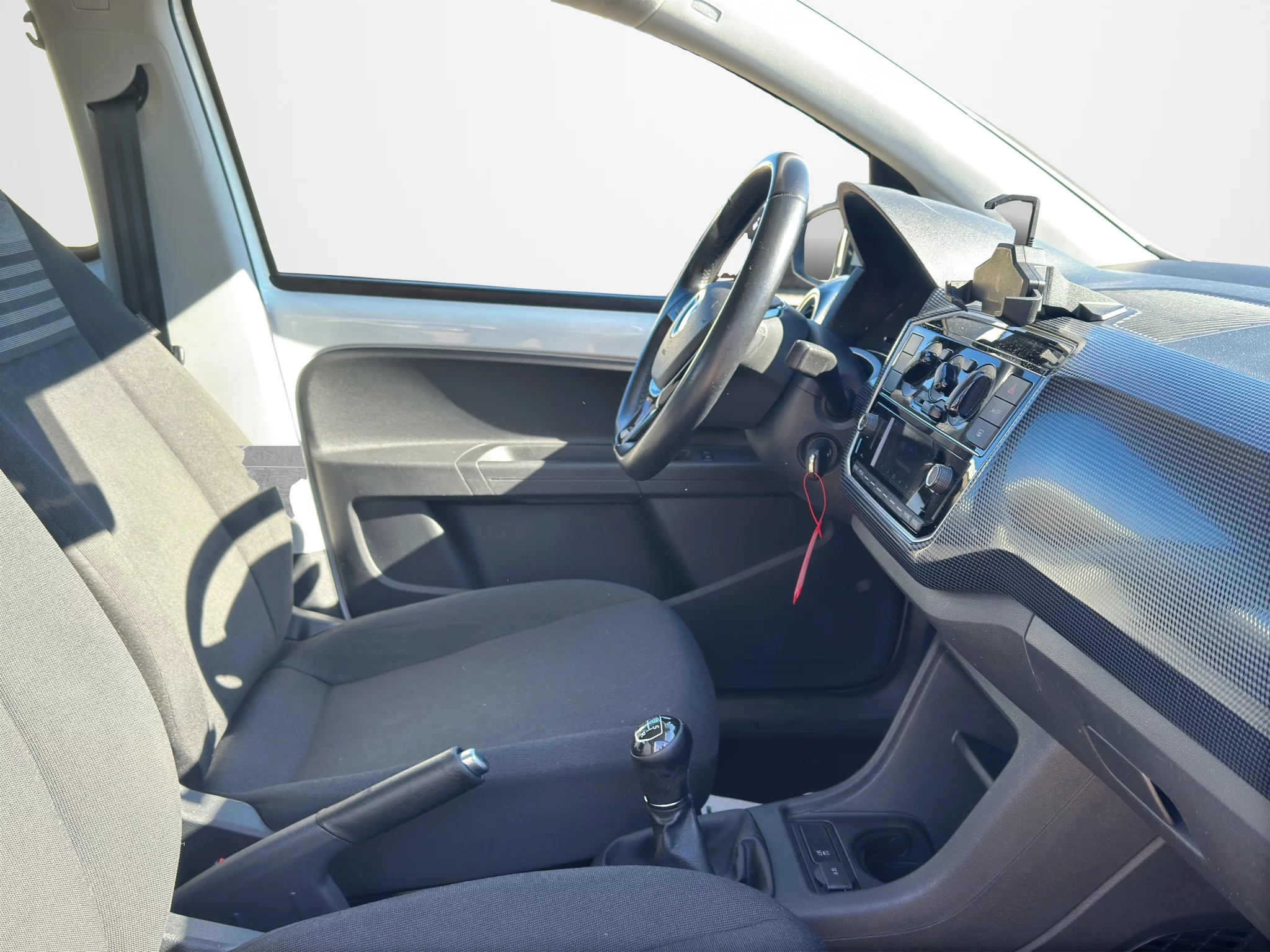 Volkswagen UP! MOVE 1.0 2022 — foto 17 di 21