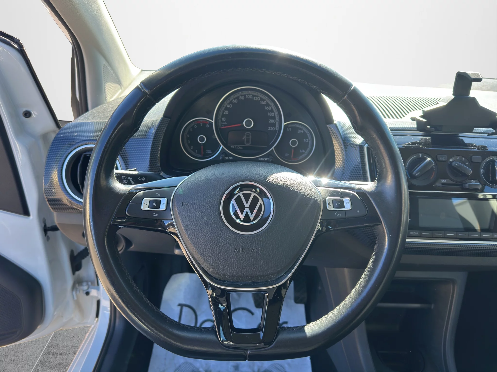 Volkswagen UP! MOVE 1.0 2022 — foto 9 di 21