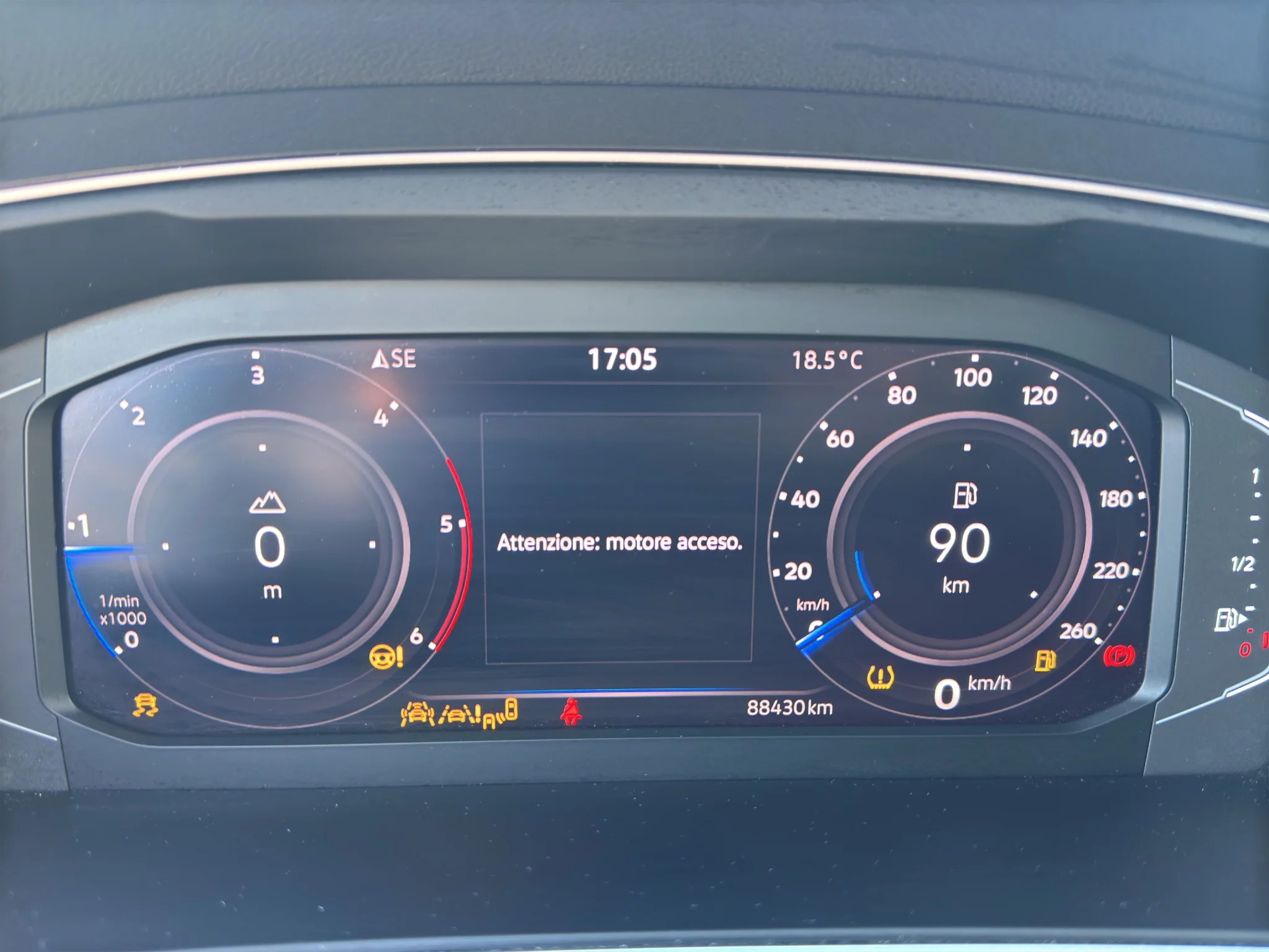 Volkswagen Tiguan 2.0 TDI LIFE 2021 — foto 10 di 21