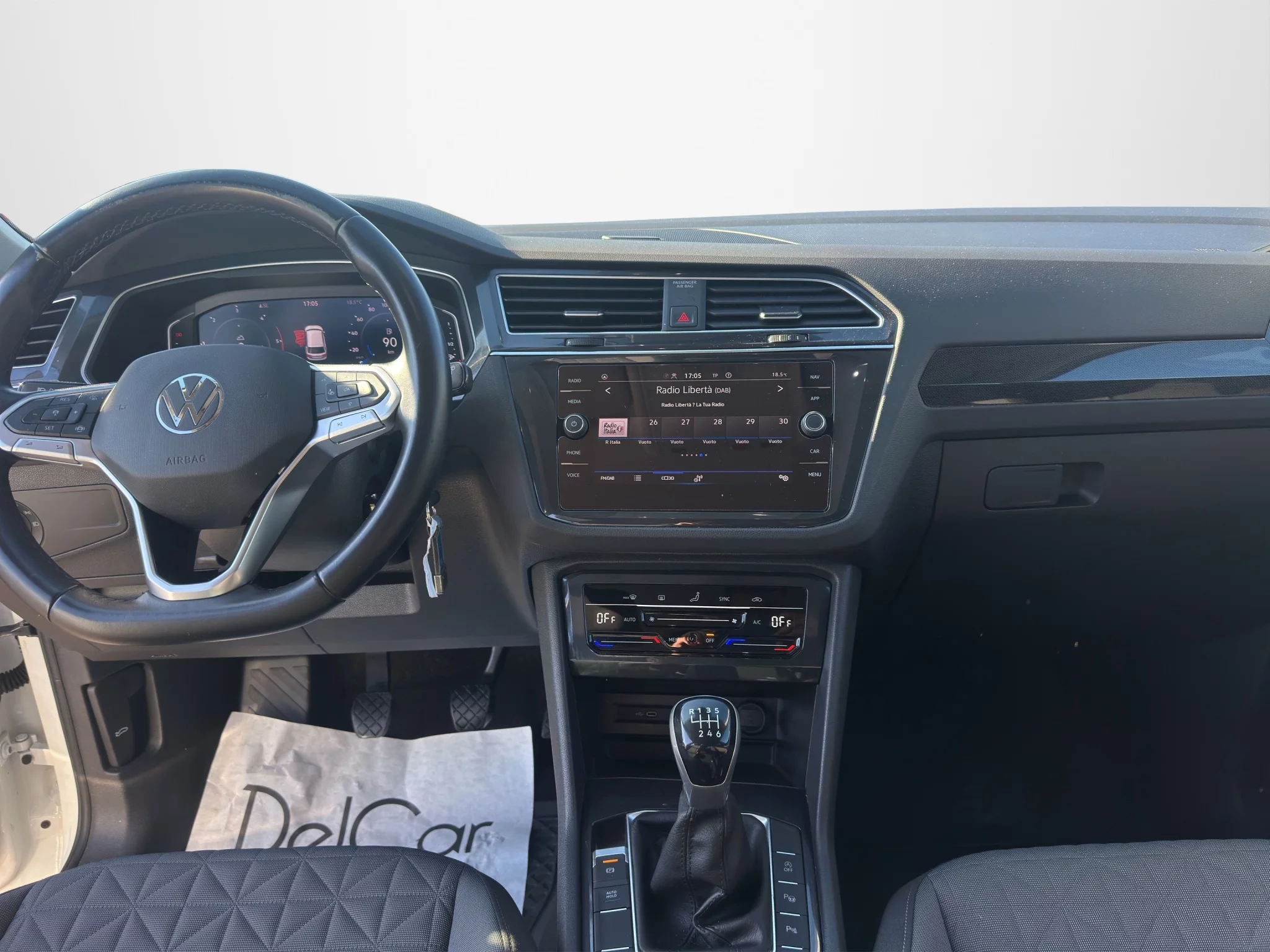 Volkswagen Tiguan 2.0 TDI LIFE 2021 — foto 13 di 21