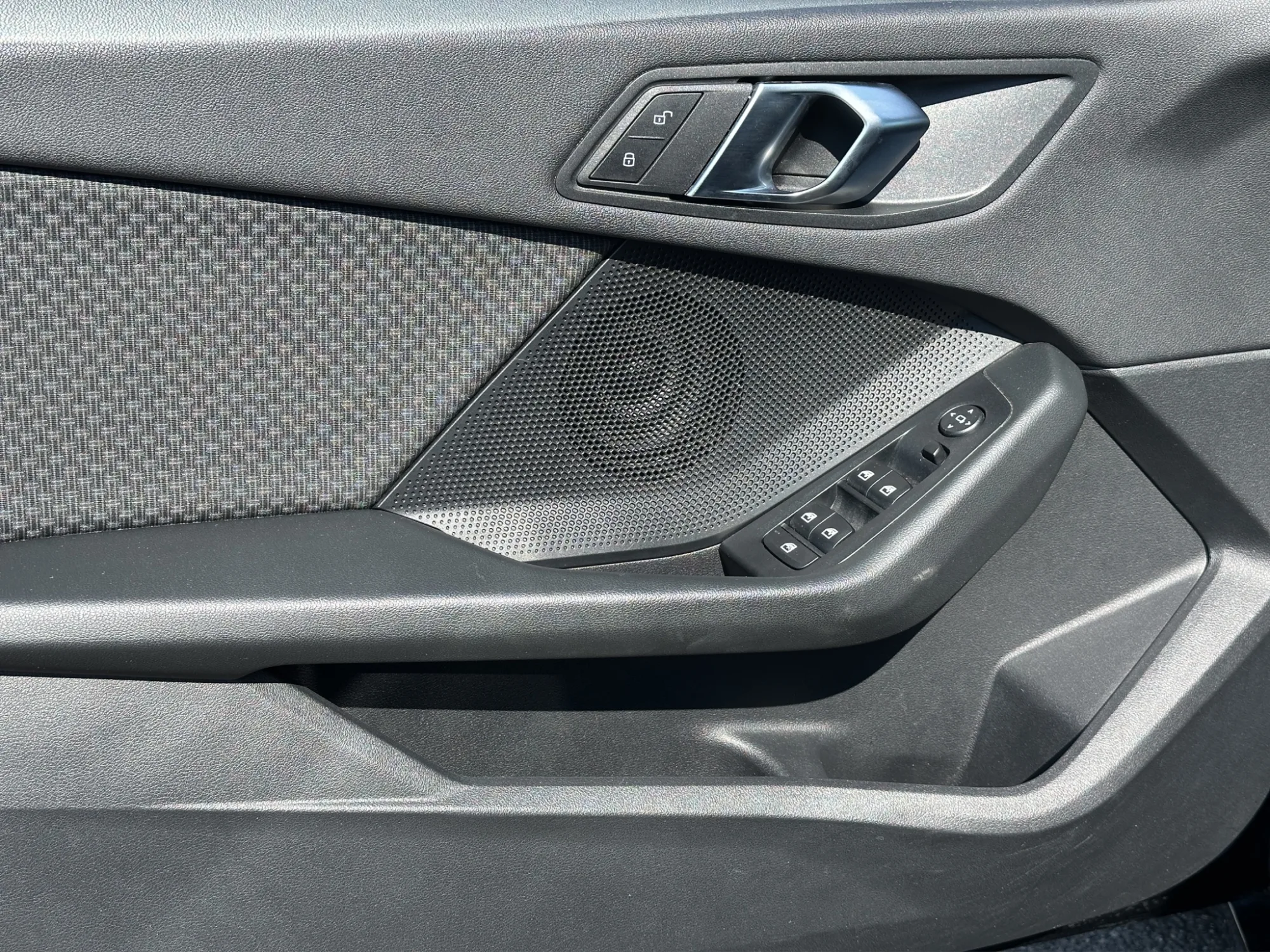 BMW Serie 1 118d 2.0 150 Cv. Business Advantage 2023 — foto 12 di 19