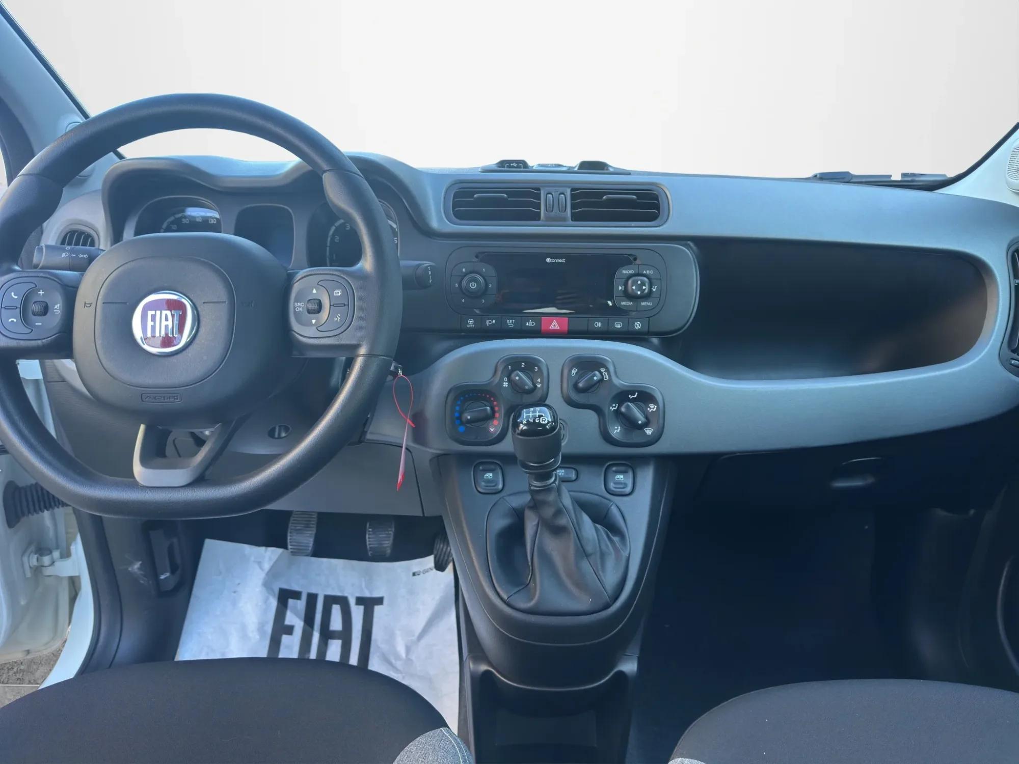 Fiat Panda 1.0 HYBRID CITY LIFE 2021 — foto 14 di 19