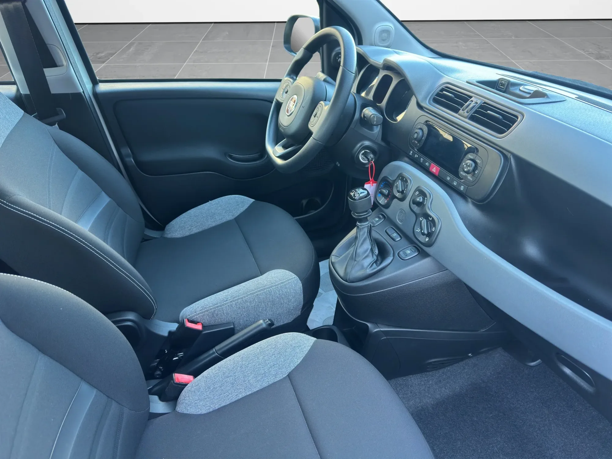 Fiat Panda 1.0 HYBRID CITY LIFE 2021 — foto 17 di 19