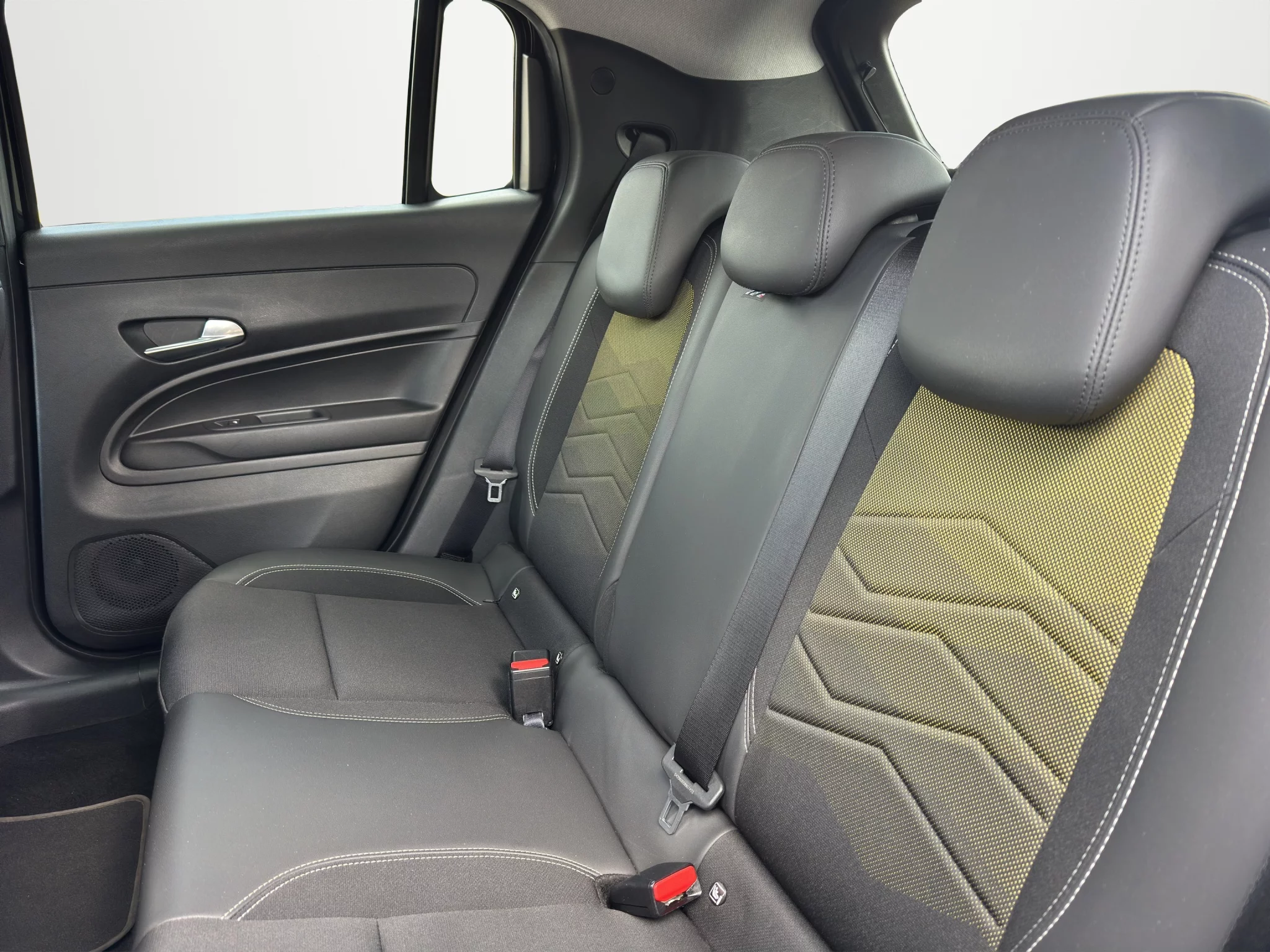 Jeep Avenger 1.2 TURBO SUMMIT 2023 — foto 13 di 23