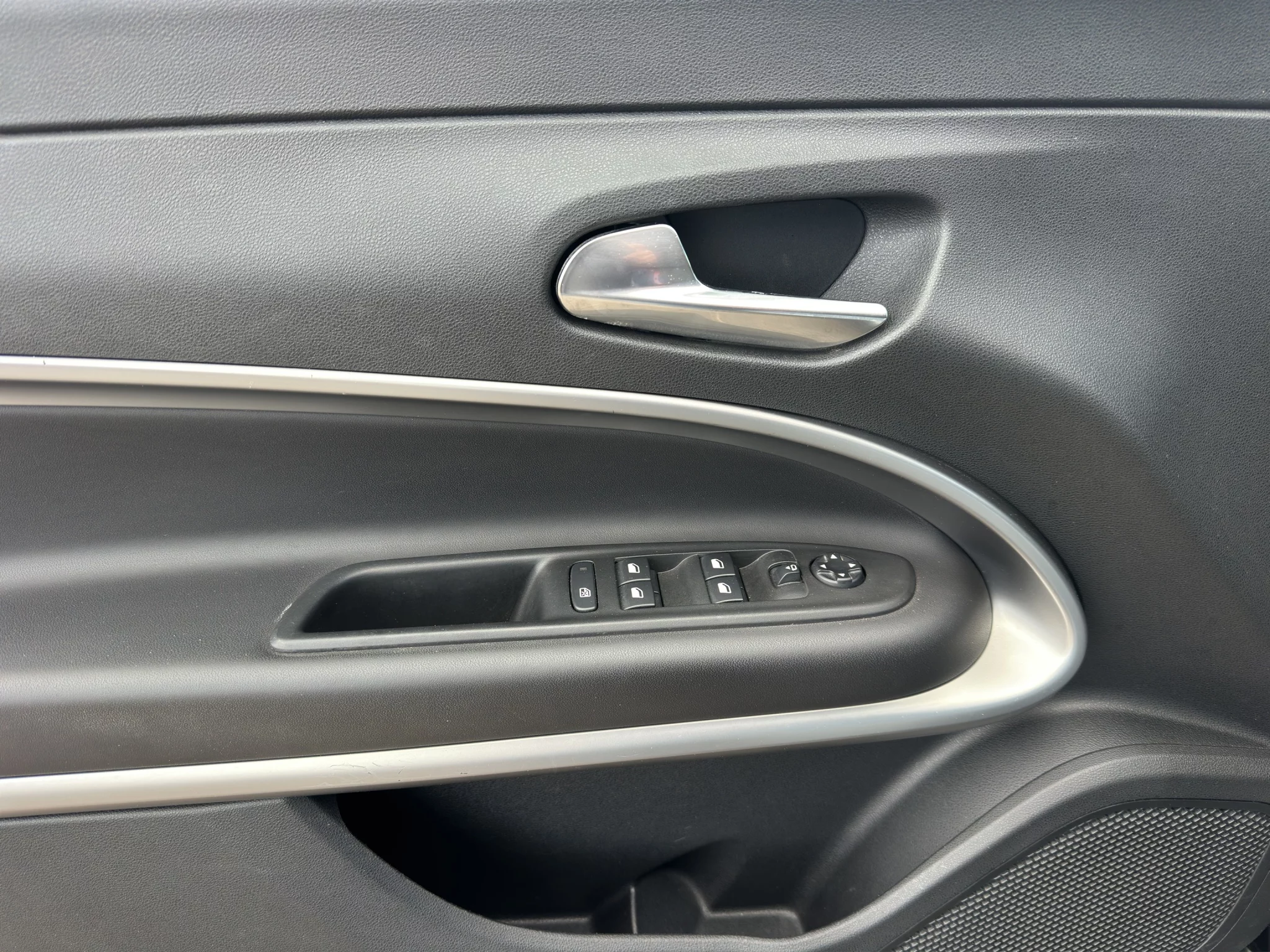 Jeep Avenger 1.2 TURBO SUMMIT 2023 — foto 12 di 23