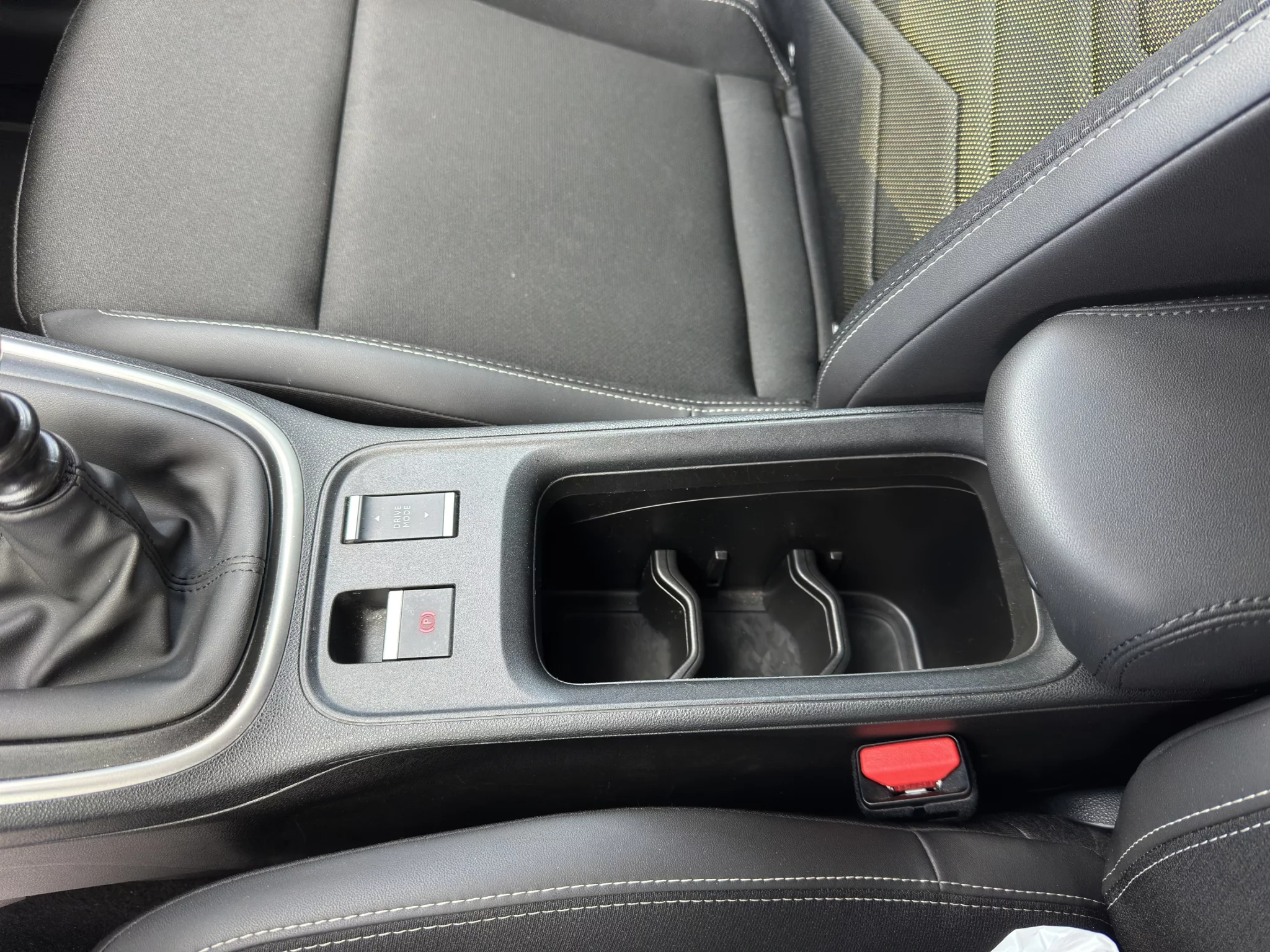 Jeep Avenger 1.2 TURBO SUMMIT 2023 — foto 18 di 23