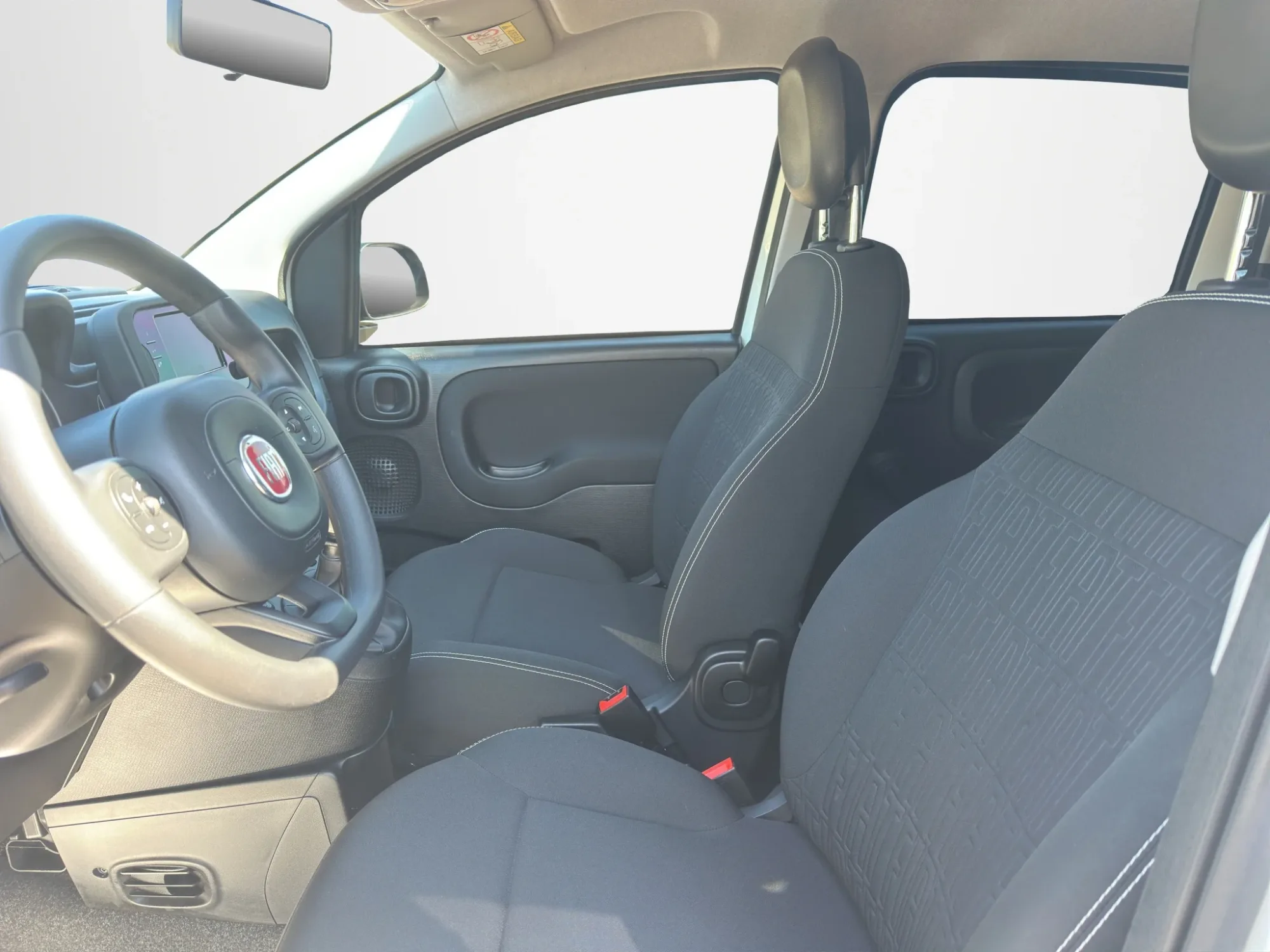 Fiat Panda 1.0 HYBRID 2024 — foto 9 di 18