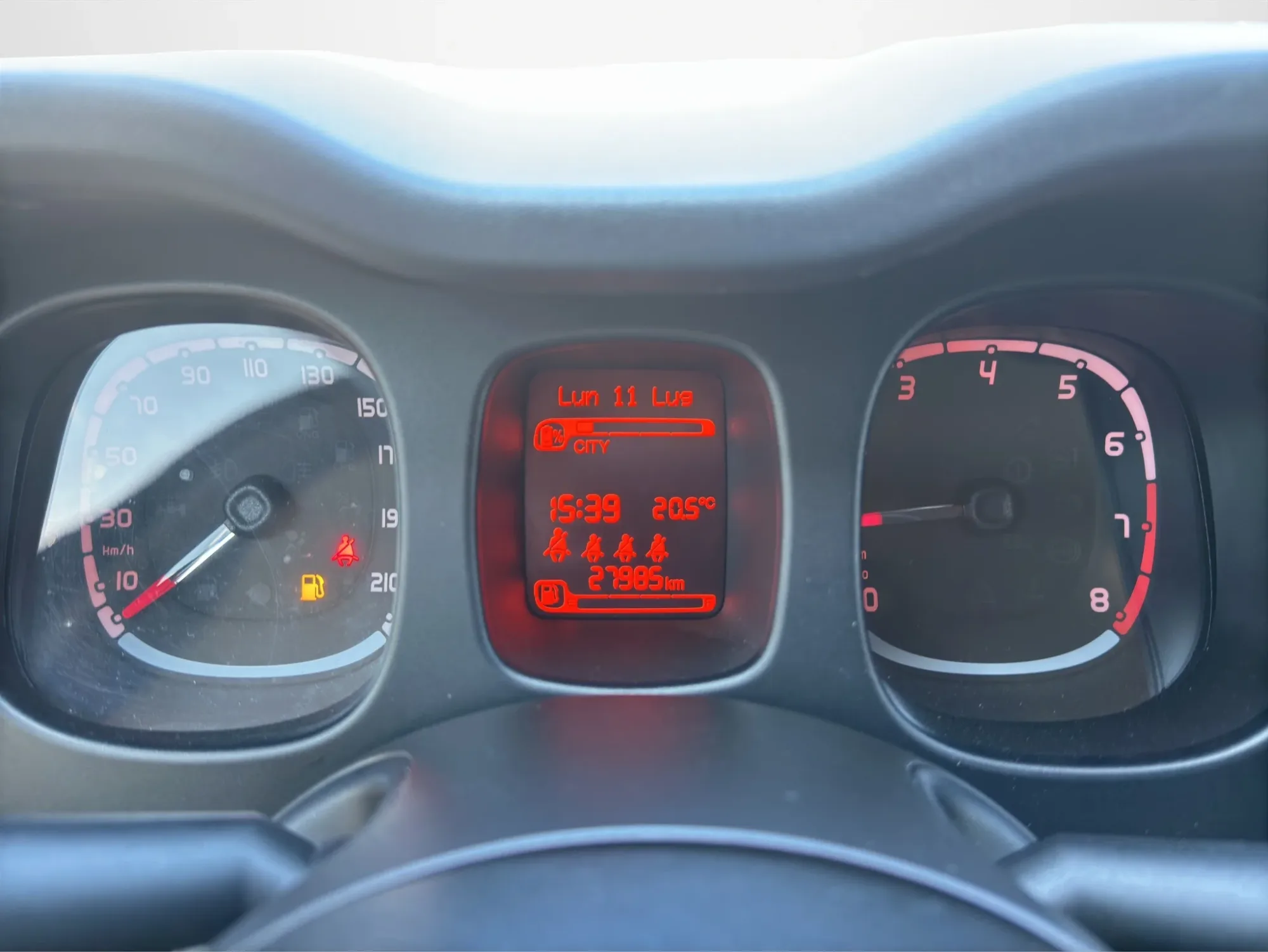 Fiat Panda 1.0 HYBRID 2024 — foto 11 di 18