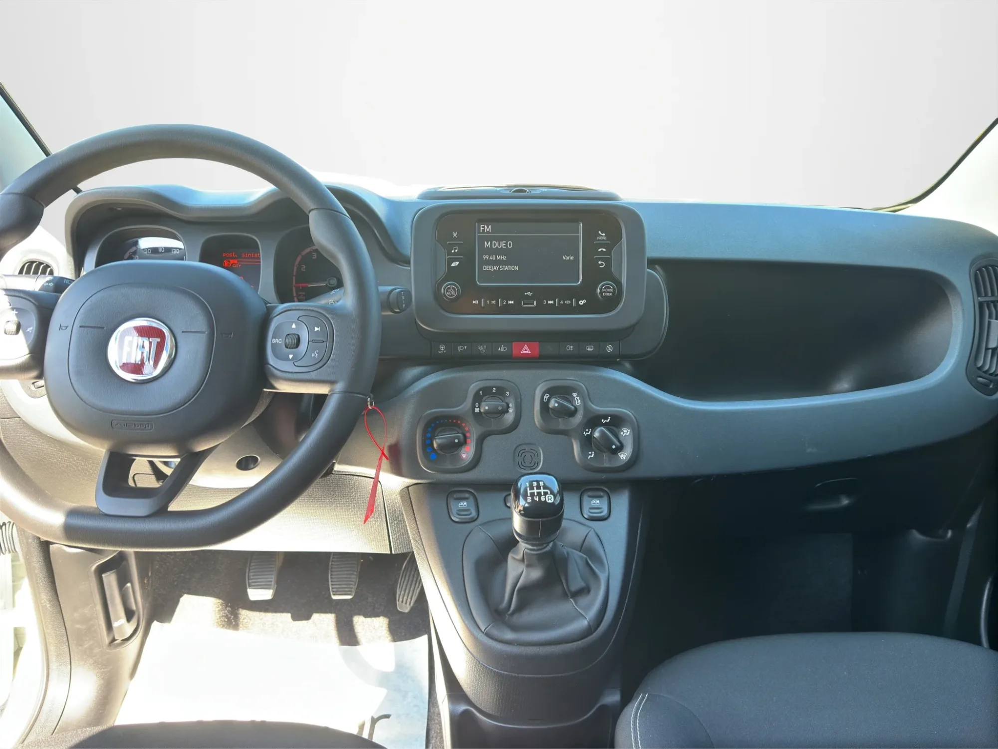 Fiat Panda 1.0 HYBRID 2024 — foto 14 di 18