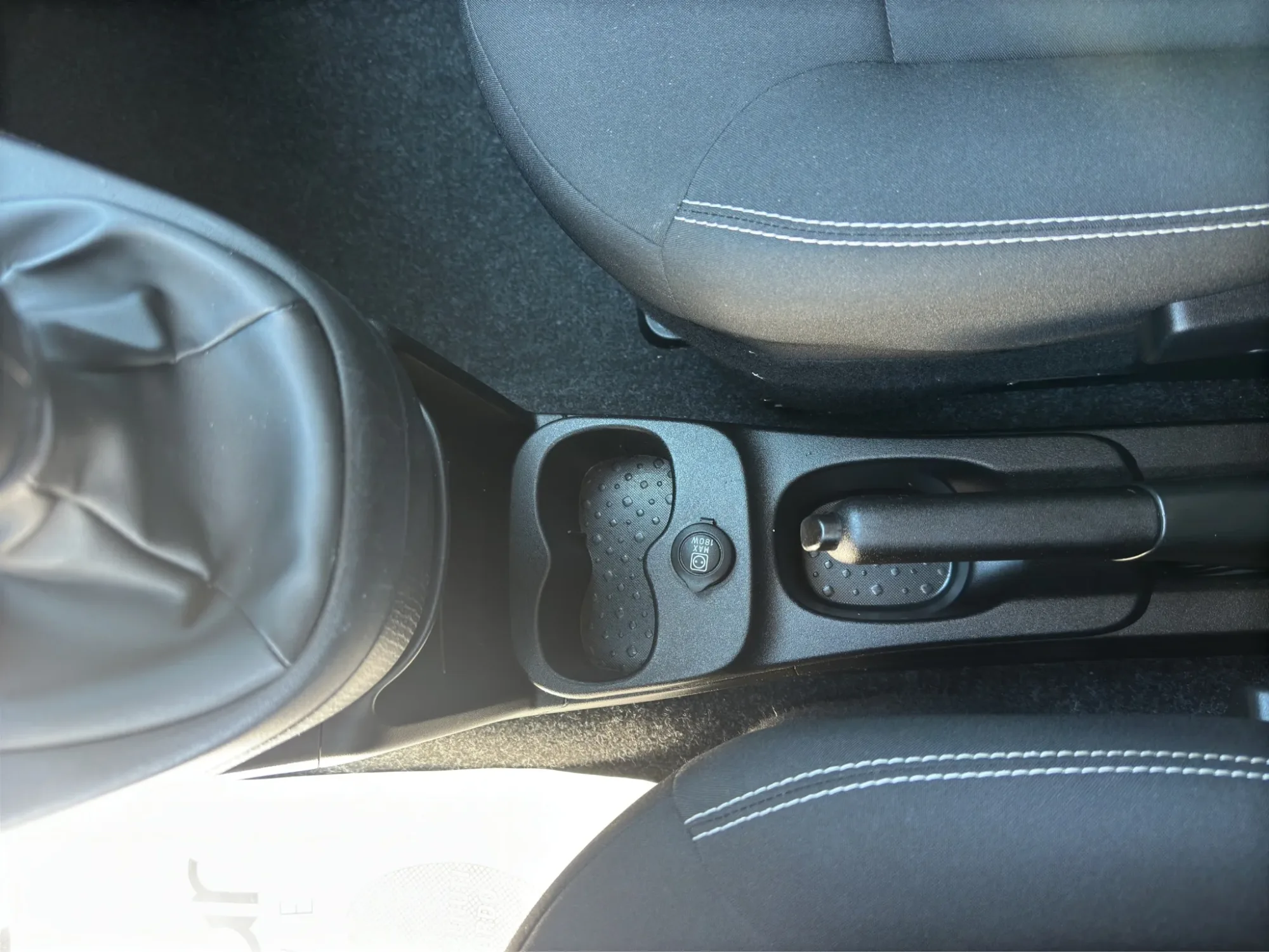 Fiat Panda 1.0 HYBRID 2024 — foto 17 di 18